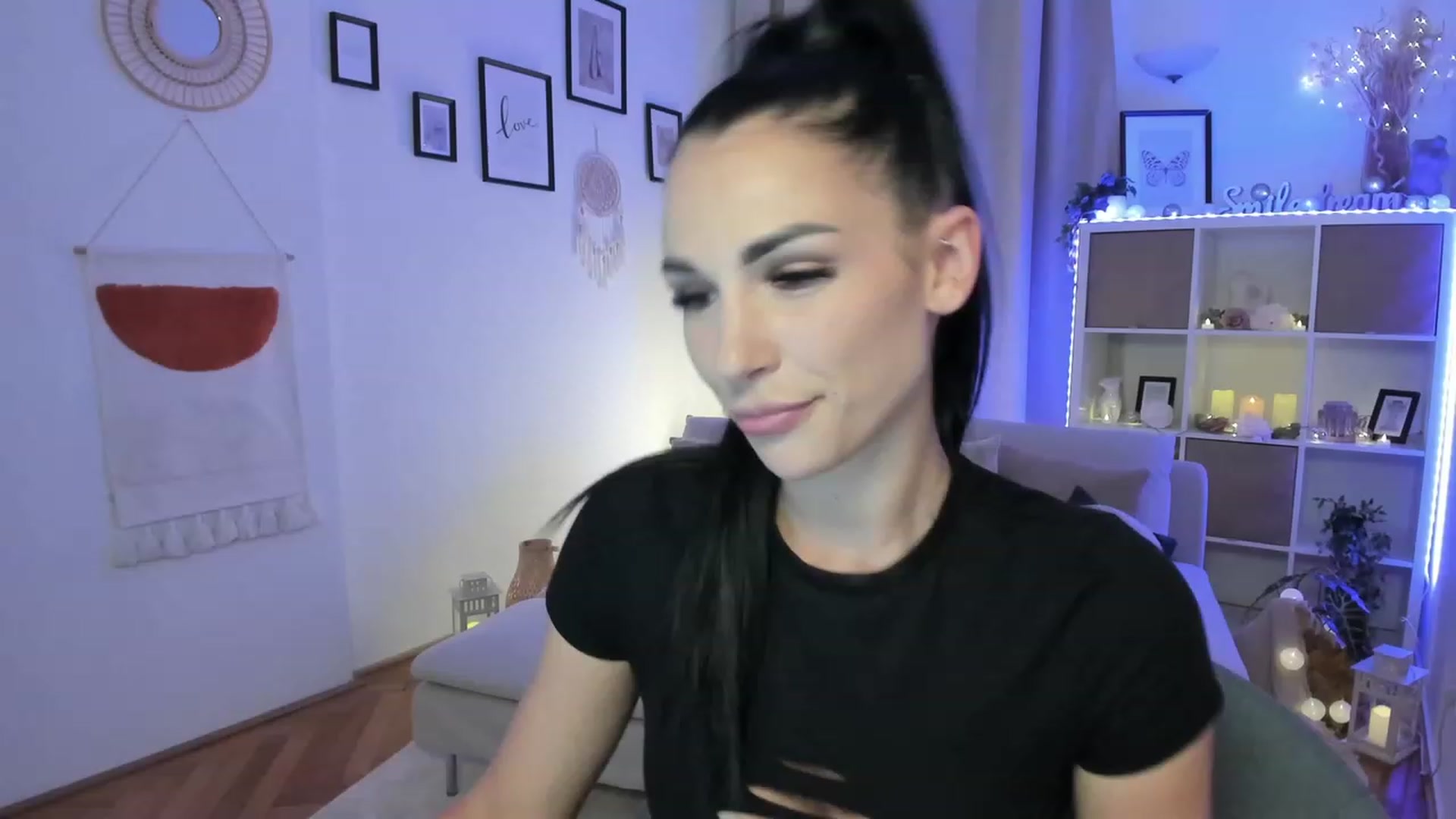 Gallery image thumbnail from kerelai's myfreecams stream on, 06/07/2023, 20:26 image 8 of 20