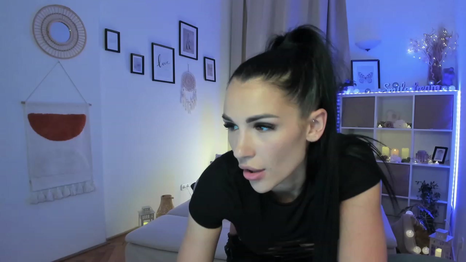 Gallery image thumbnail from kerelai's myfreecams stream on, 06/07/2023, 21:36 image 8 of 20