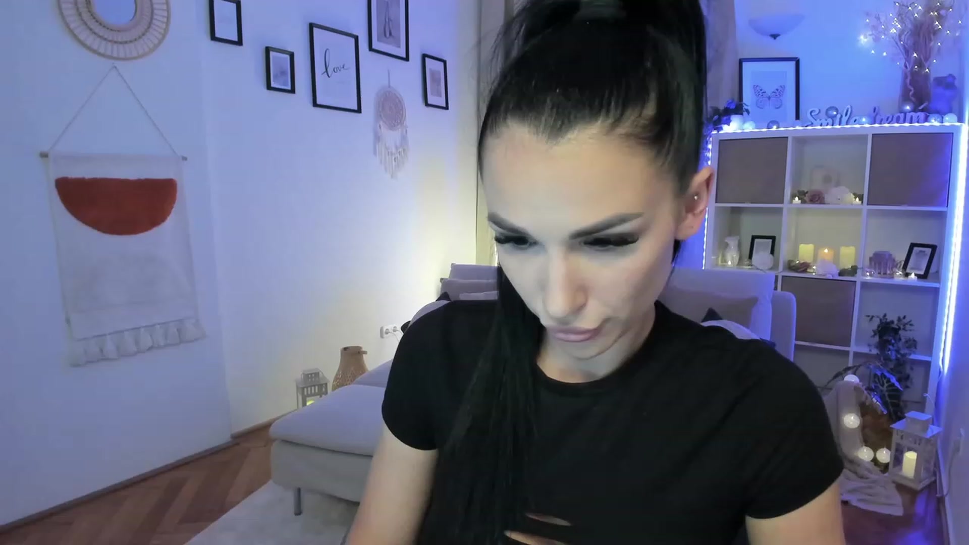 Gallery image thumbnail from kerelai's myfreecams stream on, 06/07/2023, 21:36 image 19 of 20