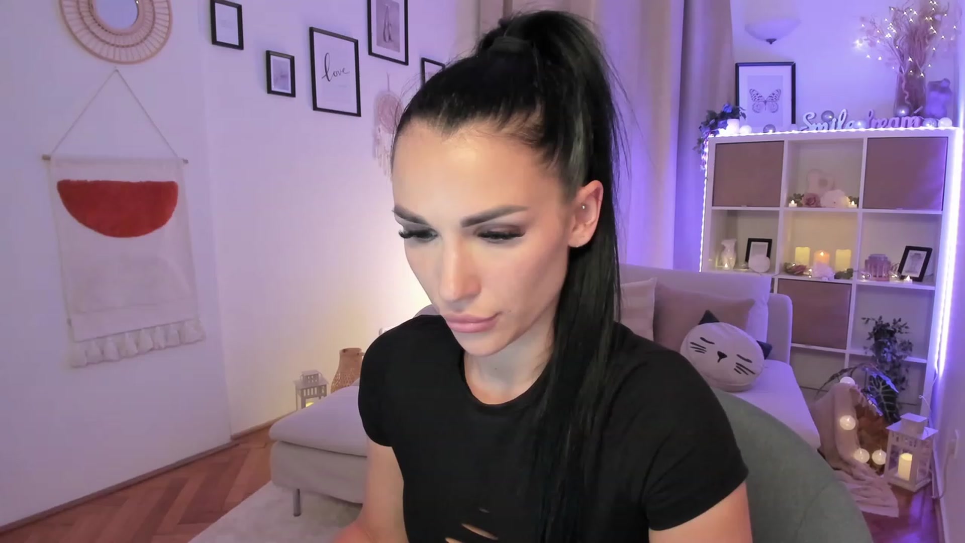 Gallery image thumbnail from kerelai's myfreecams stream on, 06/07/2023, 22:53 image 18 of 20