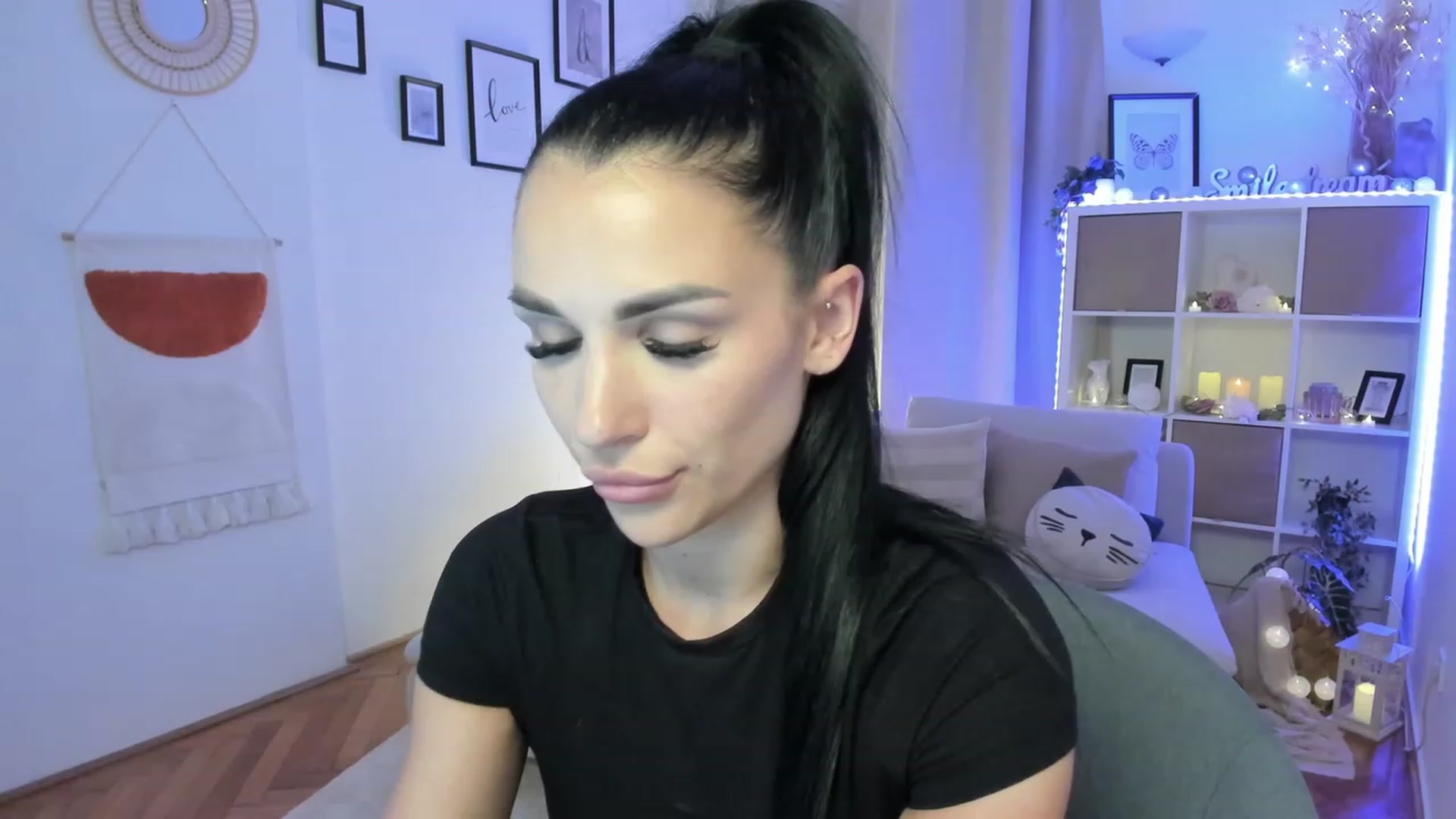 Gallery image thumbnail from kerelai's myfreecams stream on, 06/07/2023, 22:53 image 12 of 20