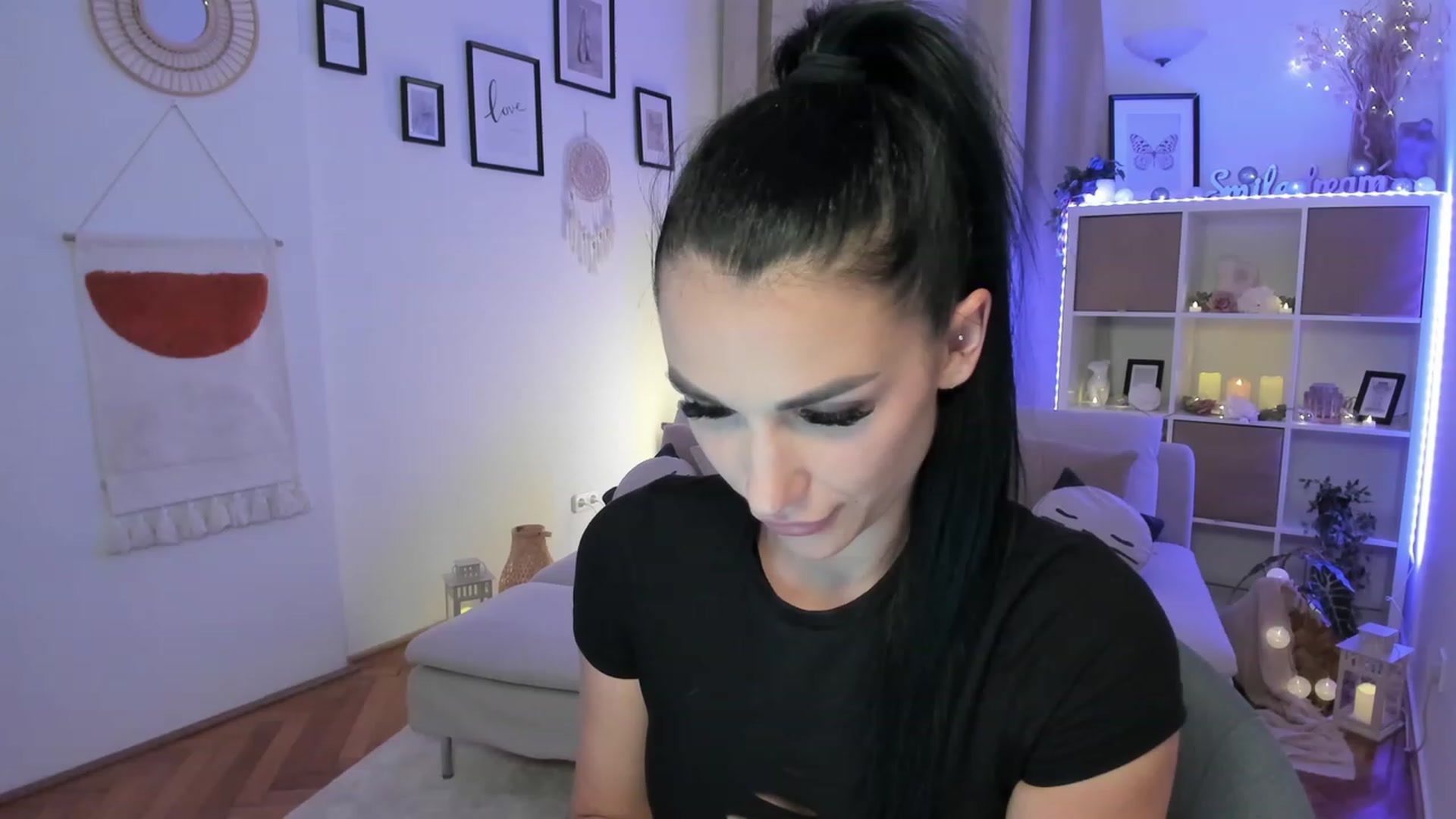 Gallery image thumbnail from kerelai's myfreecams stream on, 06/07/2023, 22:53 image 16 of 20
