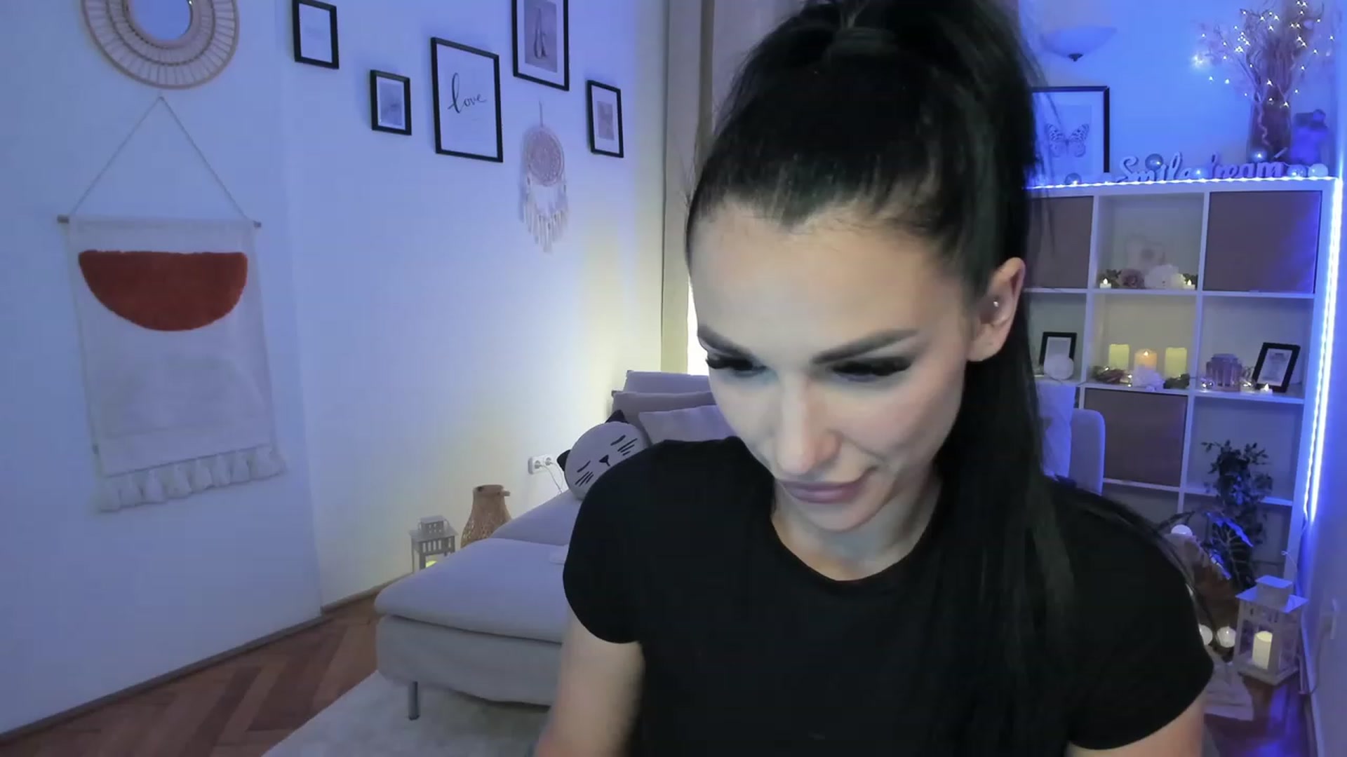Gallery image thumbnail from kerelai's myfreecams stream on, 06/07/2023, 22:53 image 9 of 20