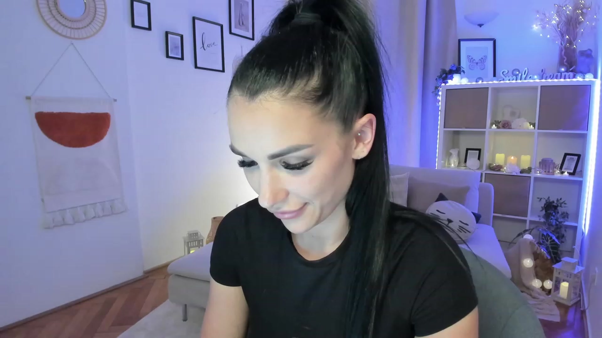 Gallery image thumbnail from kerelai's myfreecams stream on, 06/07/2023, 22:53 image 13 of 20