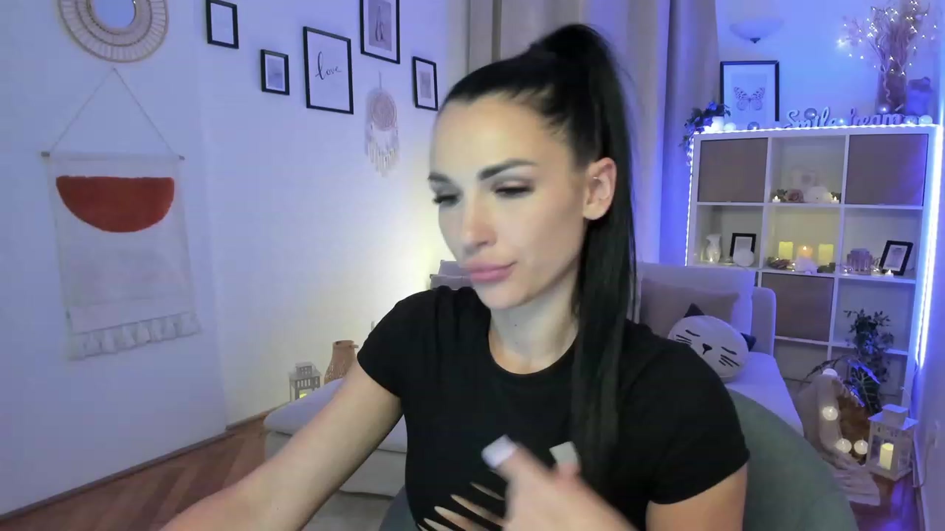 Gallery image thumbnail from kerelai's myfreecams stream on, 06/07/2023, 22:53 image 19 of 20