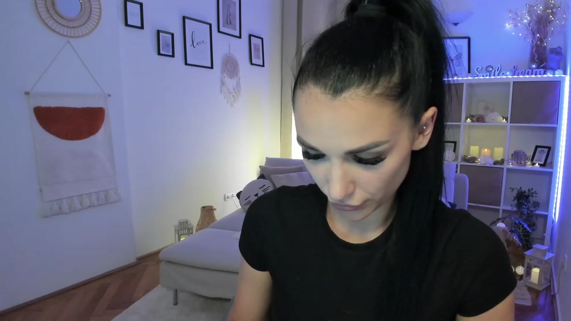 Gallery image thumbnail from kerelai's myfreecams stream on, 06/07/2023, 22:53 image 15 of 20
