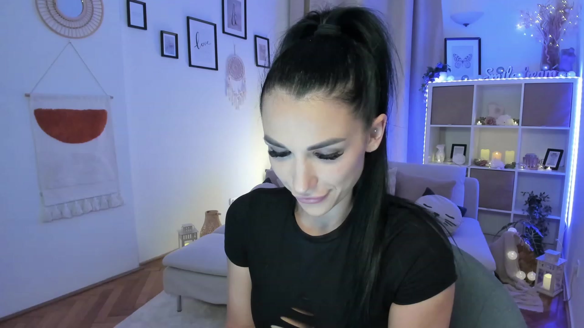 Gallery image thumbnail from kerelai's myfreecams stream on, 06/07/2023, 22:53 image 11 of 20