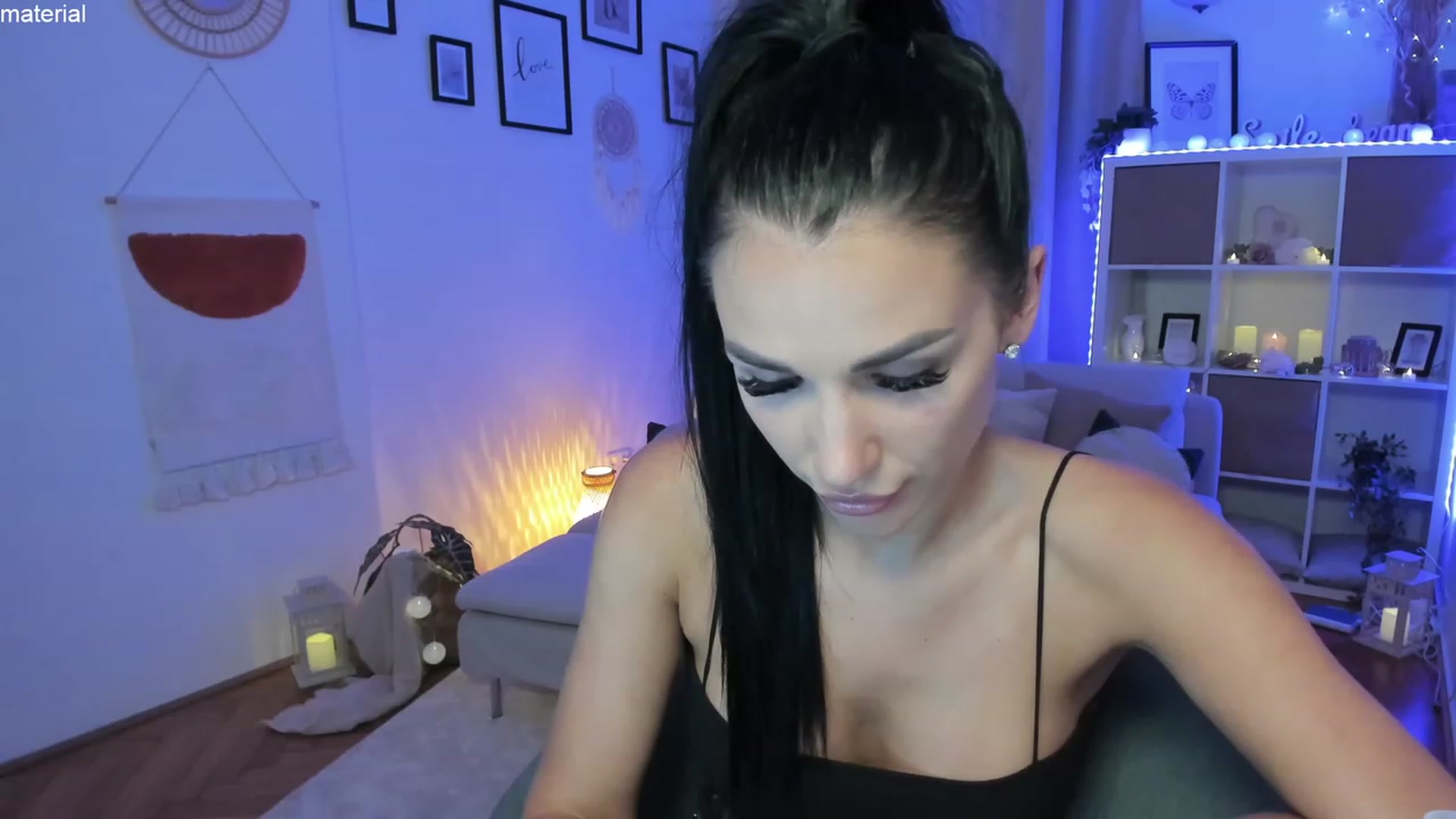 Gallery image thumbnail from kerelai's myfreecams stream on, 06/12/2023, 16:24 image 8 of 20