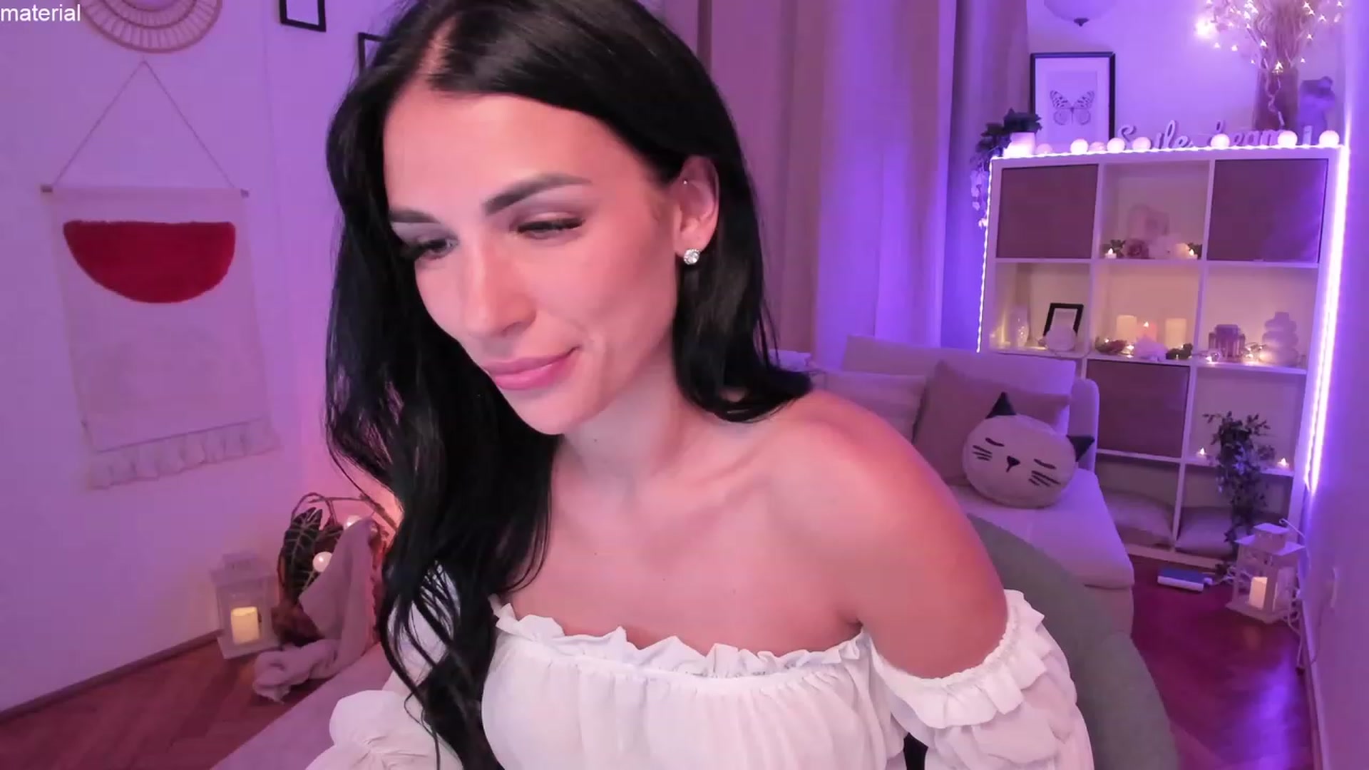 Gallery image thumbnail from kerelai's myfreecams stream on, 06/19/2023, 15:34 image 11 of 20