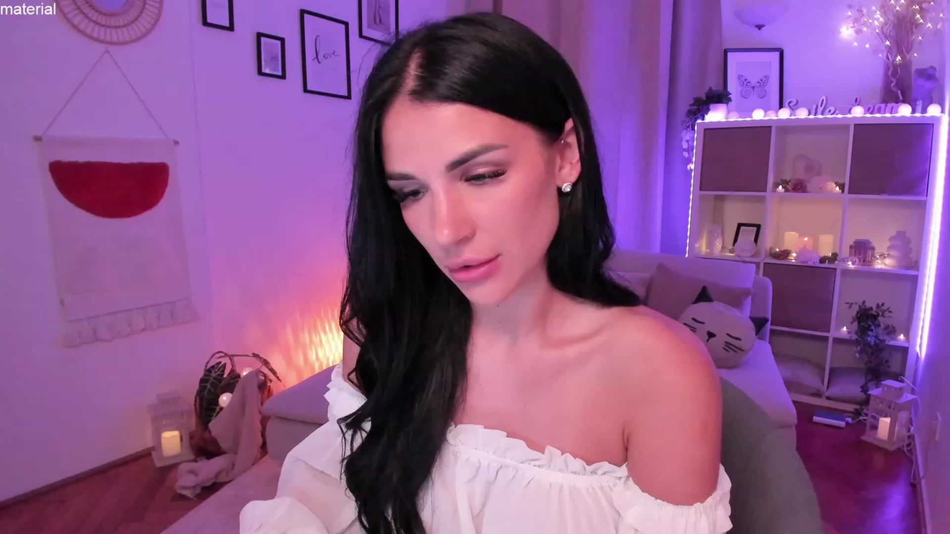 Gallery image thumbnail from kerelai's myfreecams stream on, 06/19/2023, 17:01 image 12 of 20