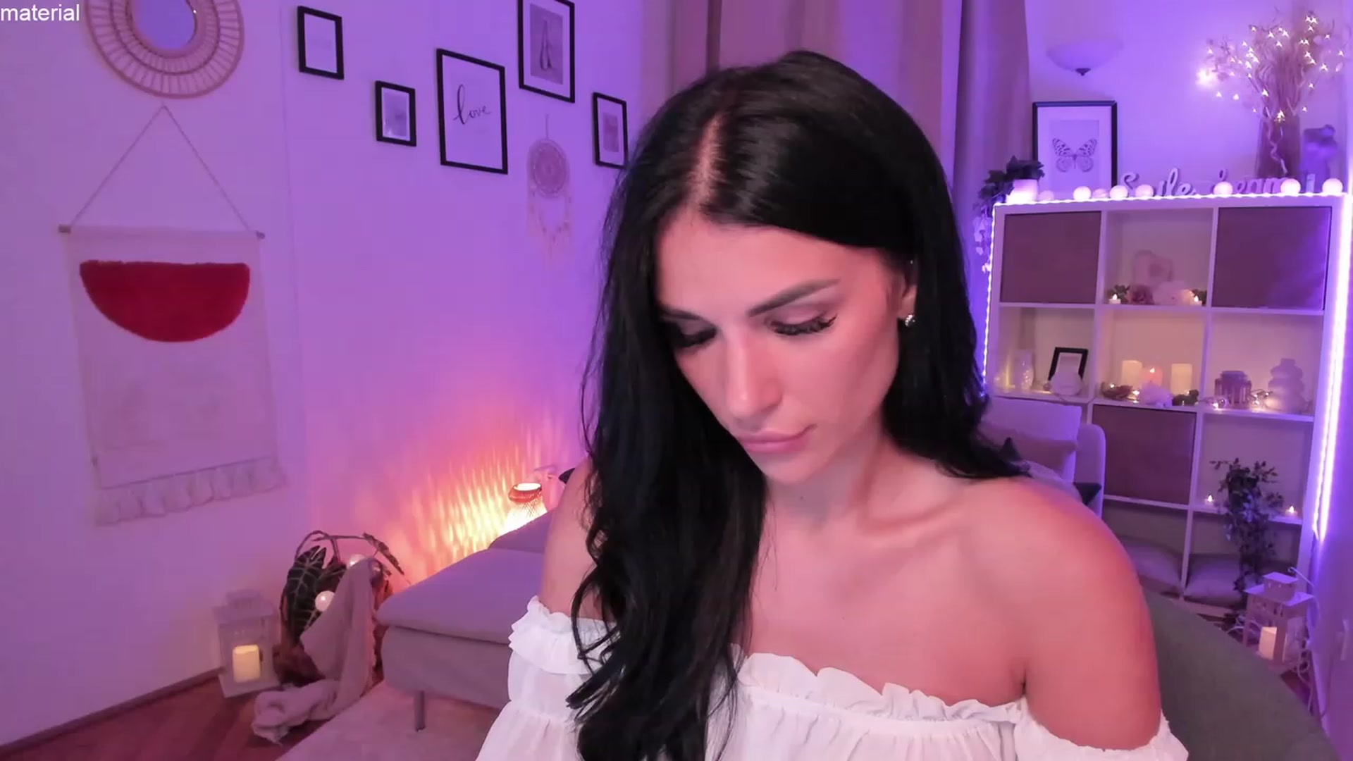 Gallery image thumbnail from kerelai's myfreecams stream on, 06/19/2023, 17:01 image 14 of 20