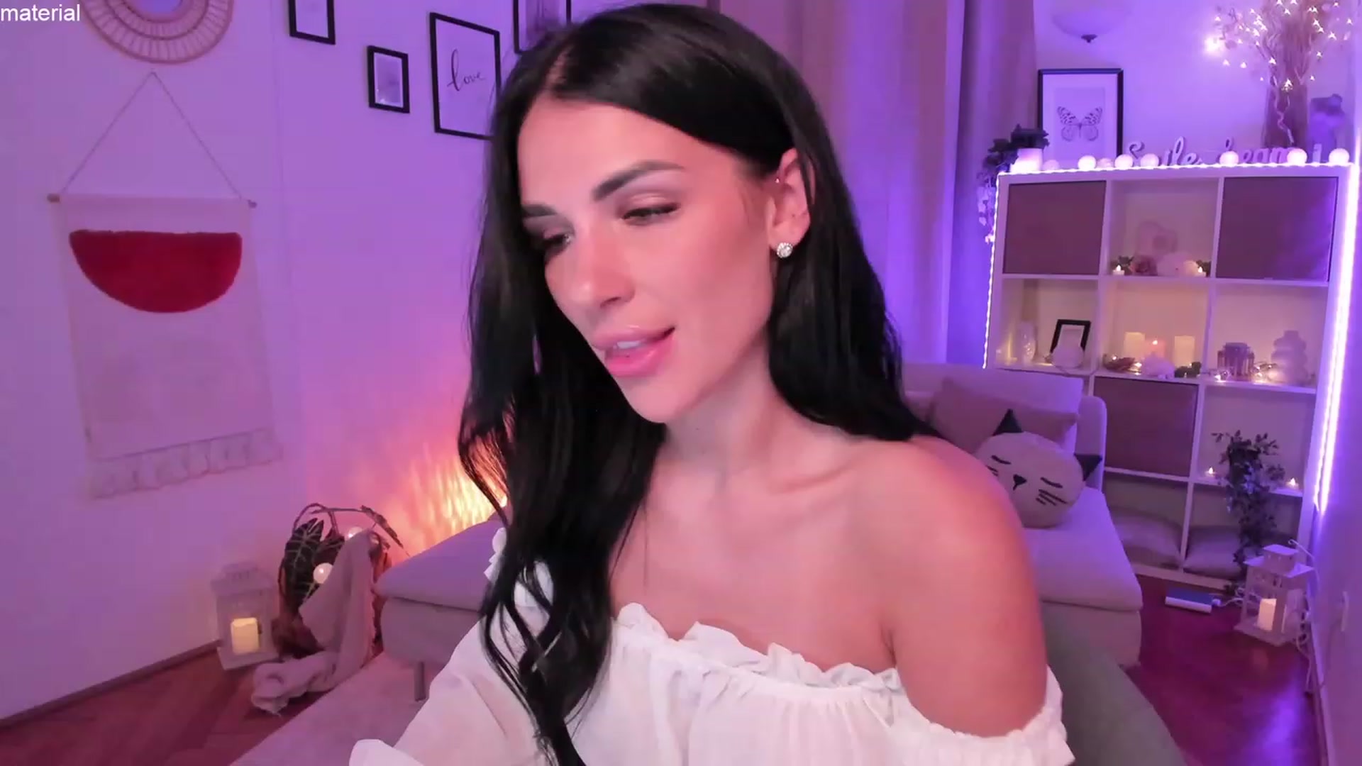 Gallery image thumbnail from kerelai's myfreecams stream on, 06/19/2023, 17:01 image 9 of 20
