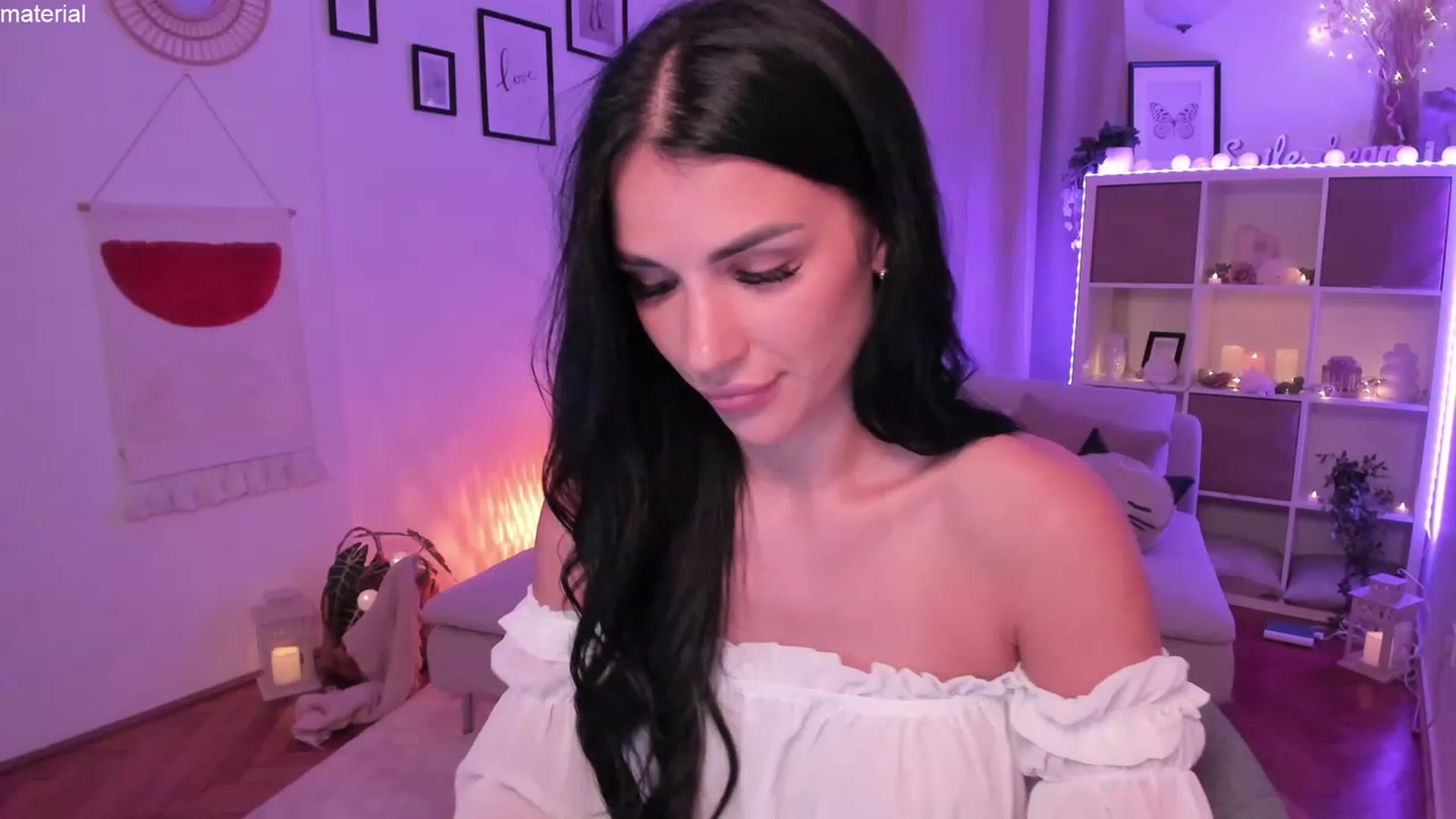 Gallery image thumbnail from kerelai's myfreecams stream on, 06/19/2023, 17:36 image 20 of 20