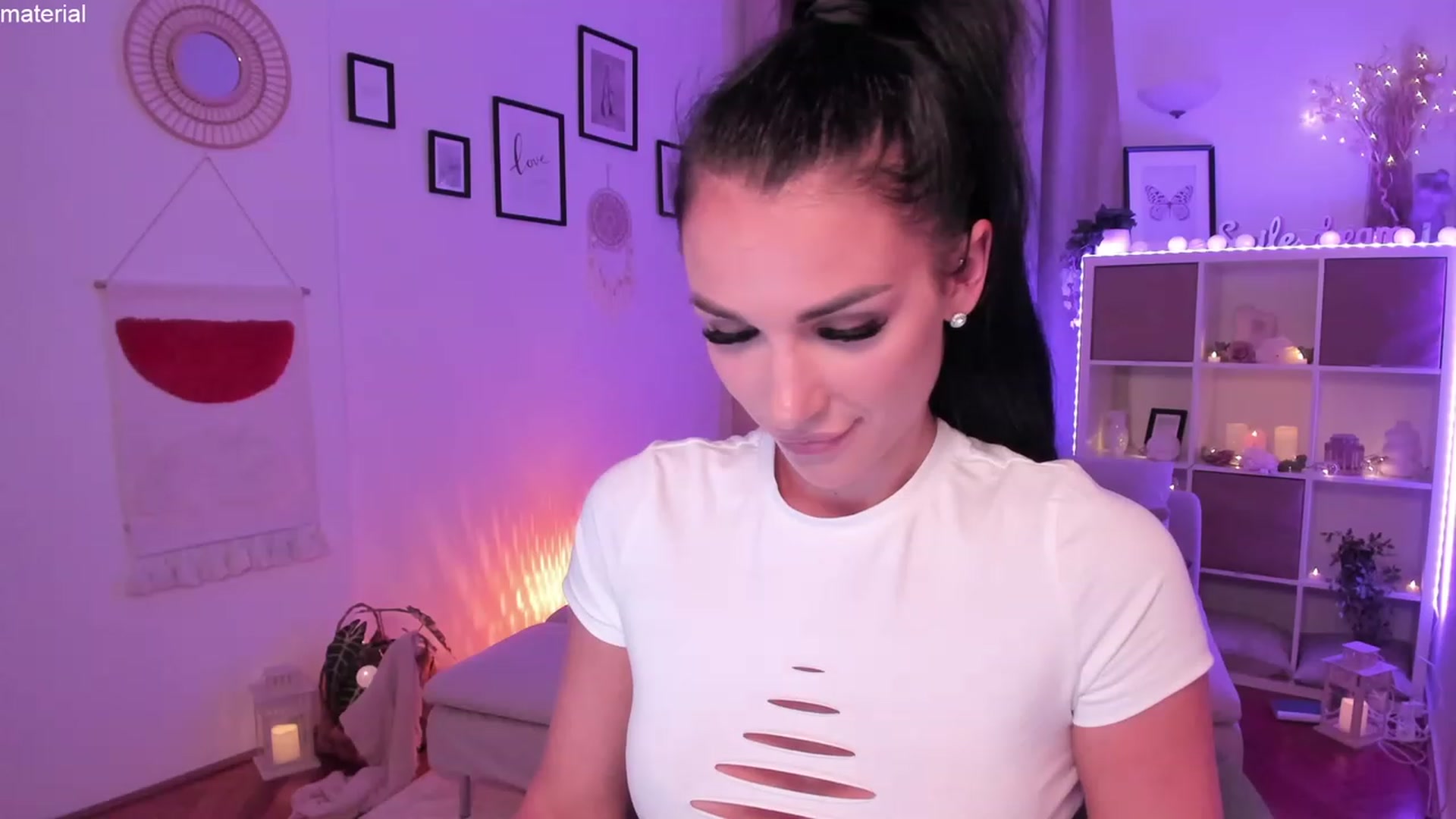 Gallery image thumbnail from kerelai's myfreecams stream on, 06/21/2023, 19:34 image 16 of 20