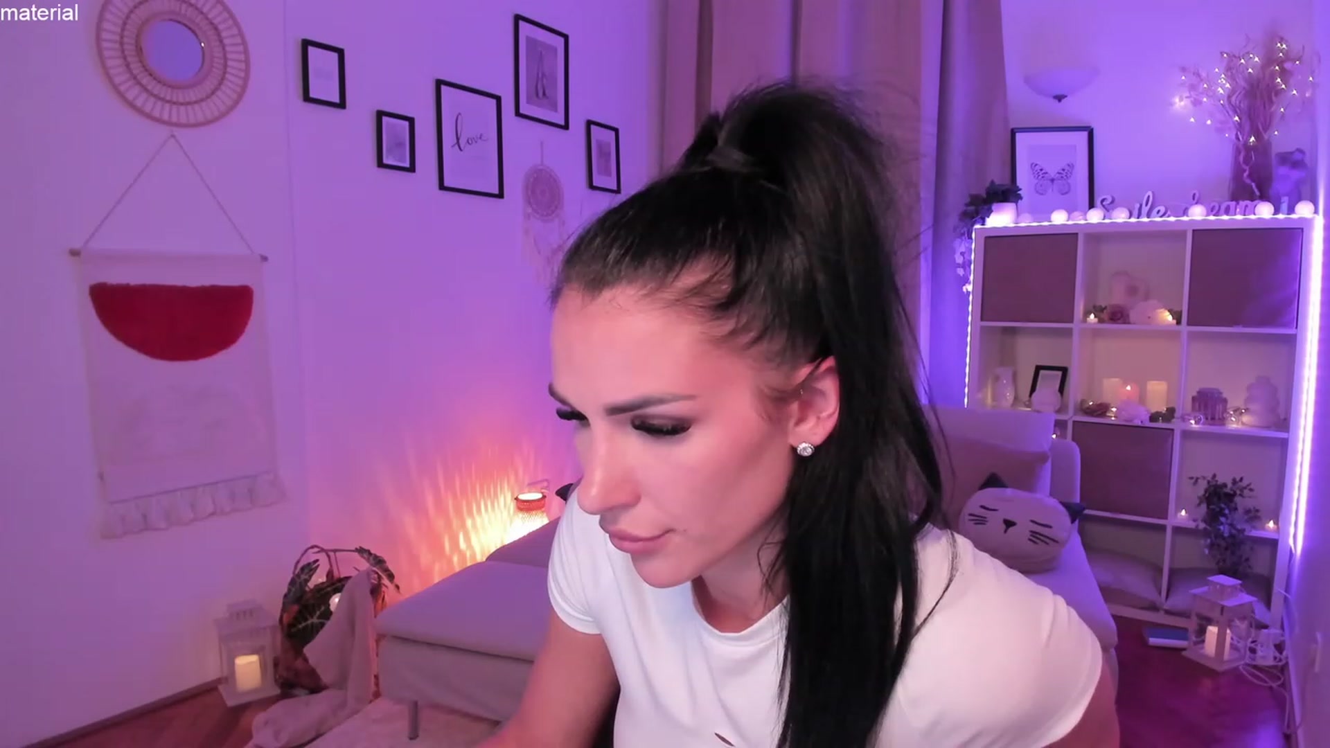 Gallery image thumbnail from kerelai's myfreecams stream on, 06/21/2023, 21:28 image 19 of 20