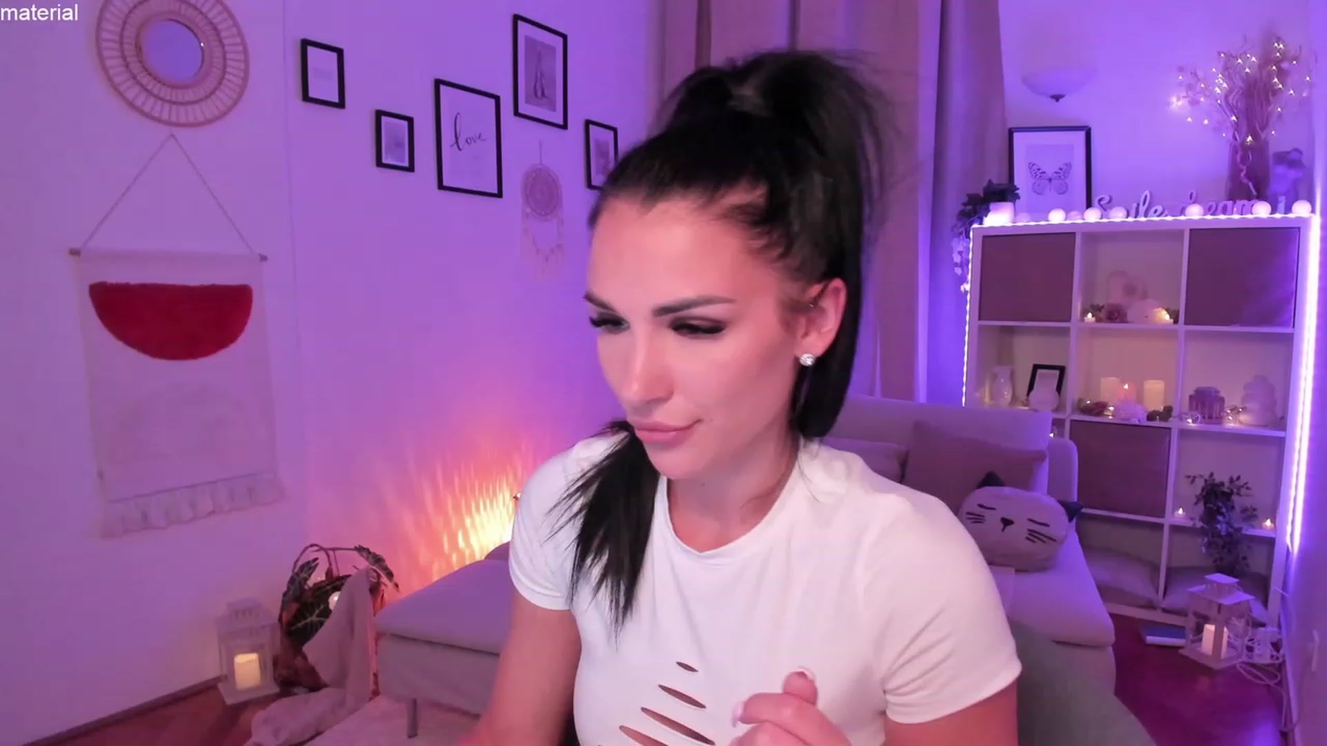 Gallery image thumbnail from kerelai's myfreecams stream on, 06/21/2023, 21:28 image 13 of 20
