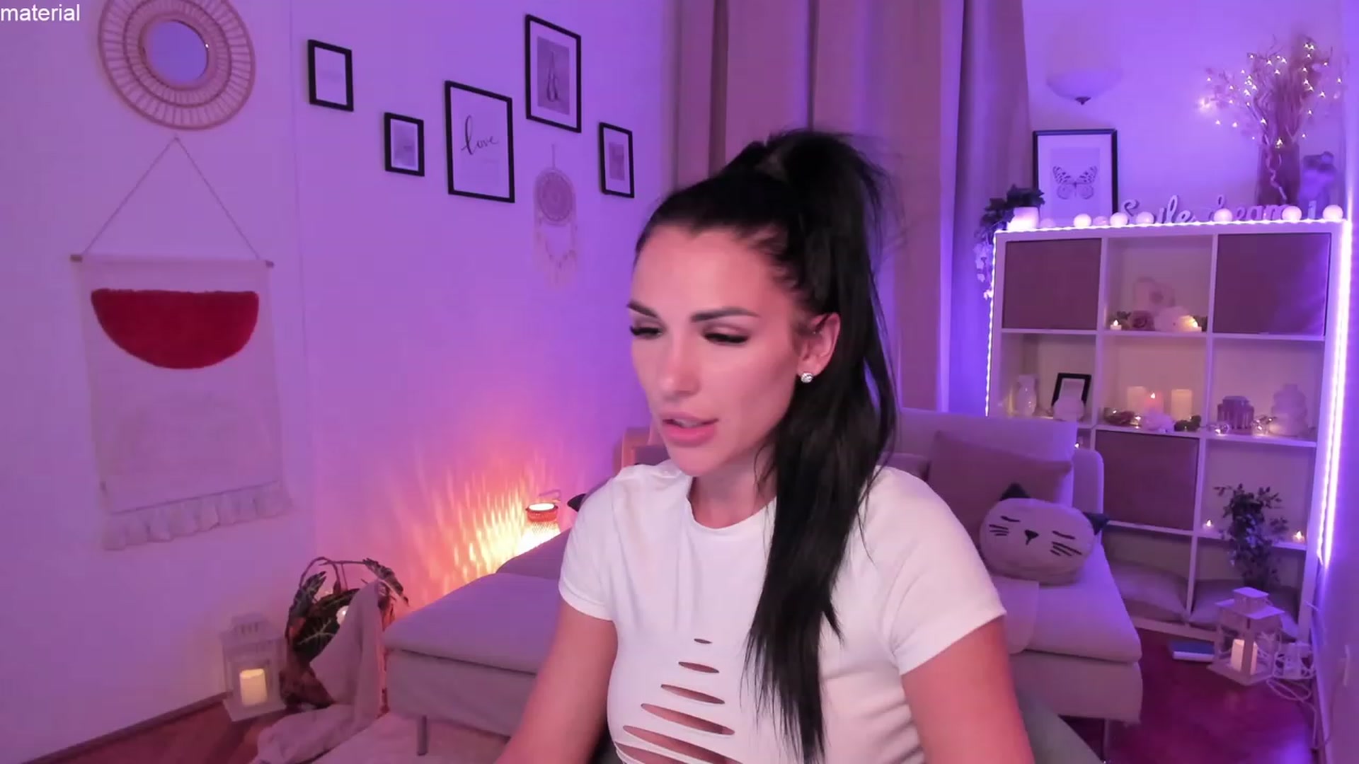 Gallery image thumbnail from kerelai's myfreecams stream on, 06/21/2023, 21:28 image 18 of 20