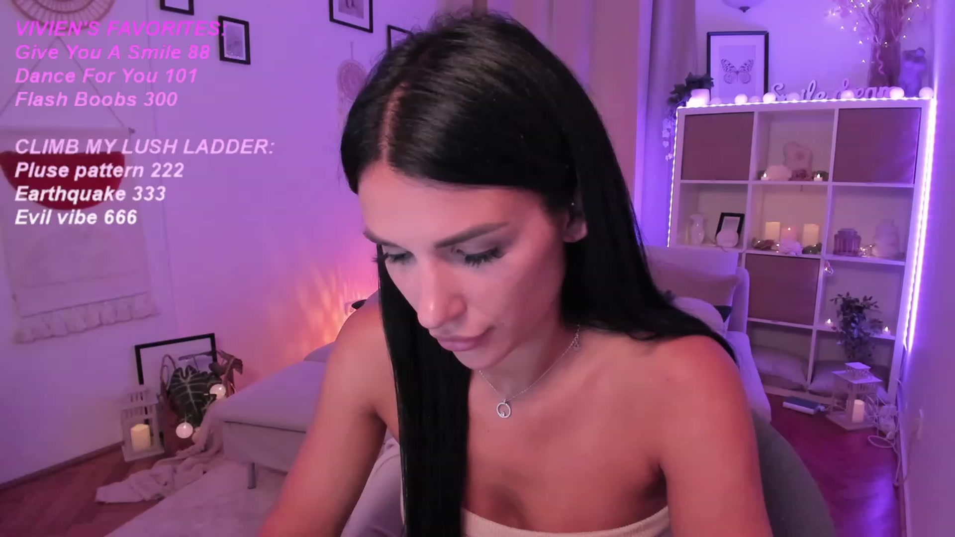Gallery image thumbnail from kerelai's myfreecams stream on, 09/14/2023, 06:55 image 12 of 20