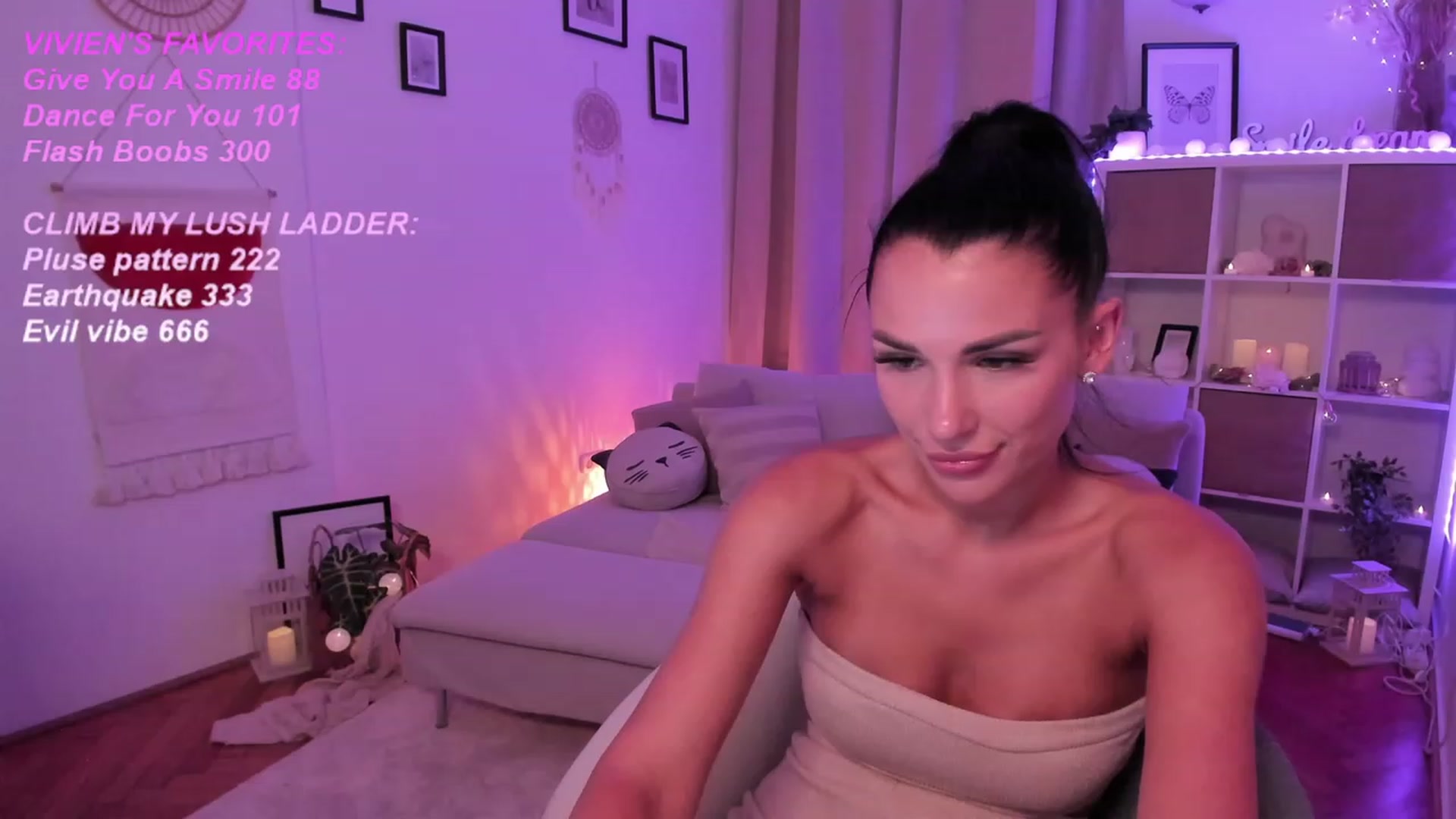 Gallery image thumbnail from kerelai's myfreecams stream on, 09/17/2023, 23:12 image 8 of 20