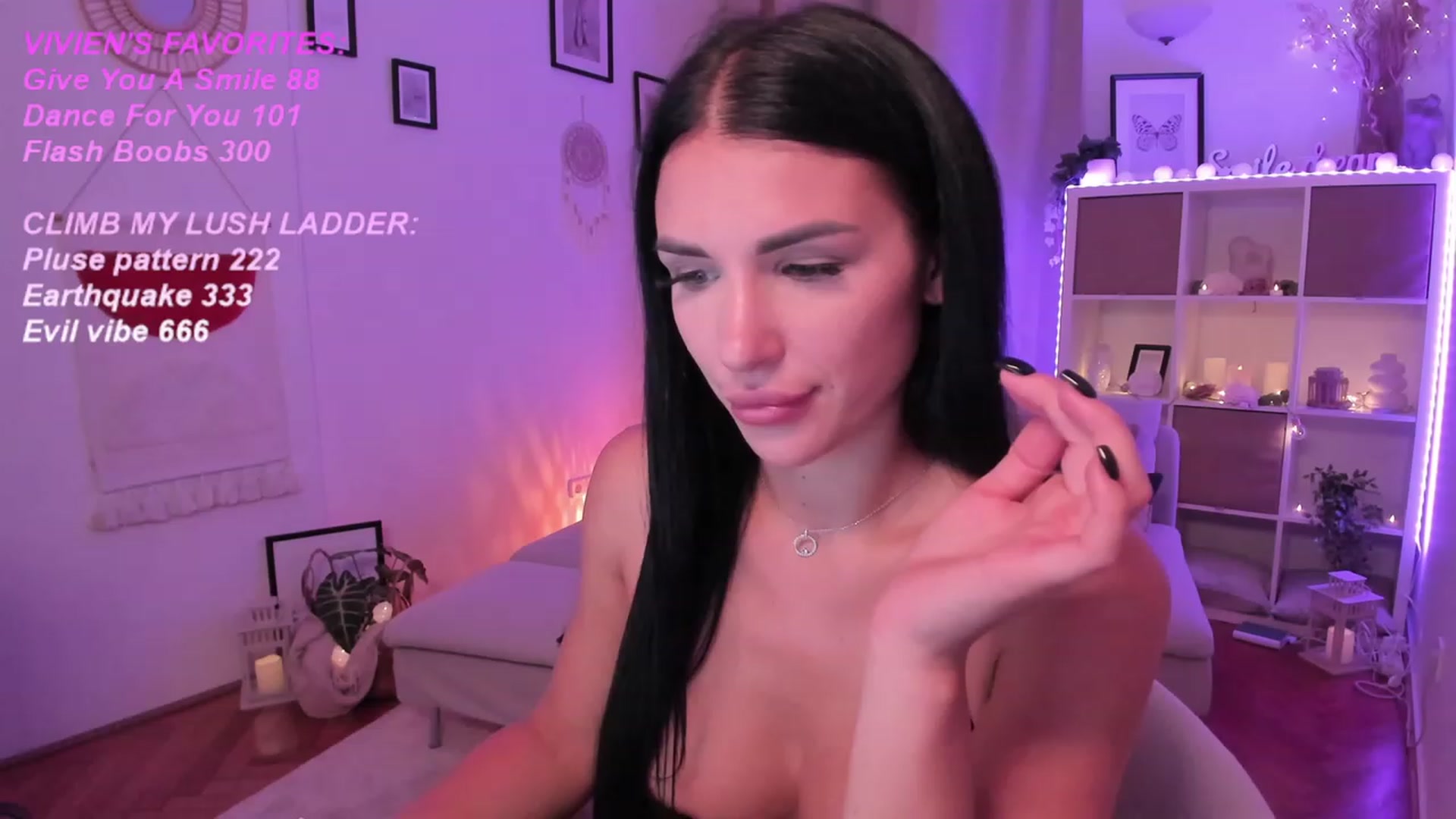 Gallery image thumbnail from kerelai's myfreecams stream on, 10/04/2023, 17:34 image 13 of 20