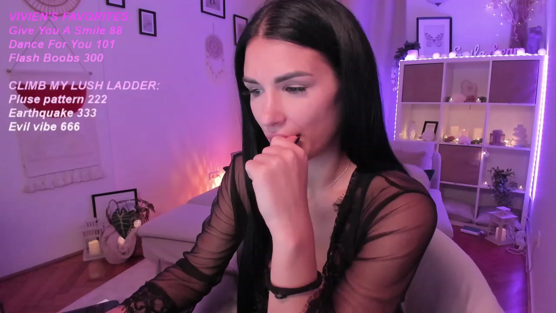 Gallery image thumbnail from kerelai's myfreecams stream on, 10/04/2023, 17:34 image 1 of 20