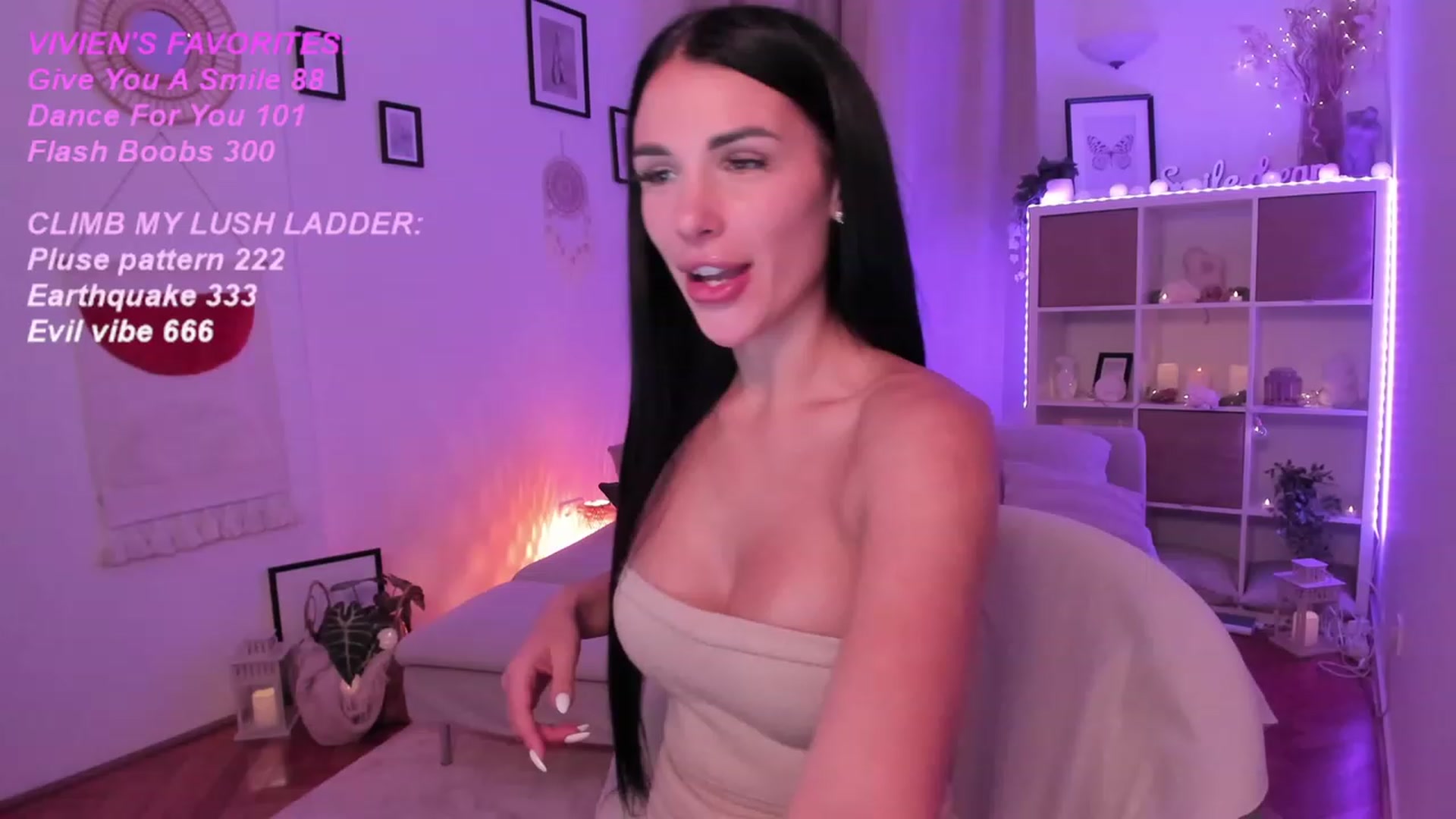 Gallery image thumbnail from kerelai's myfreecams stream on, 10/11/2023, 18:19 image 10 of 20