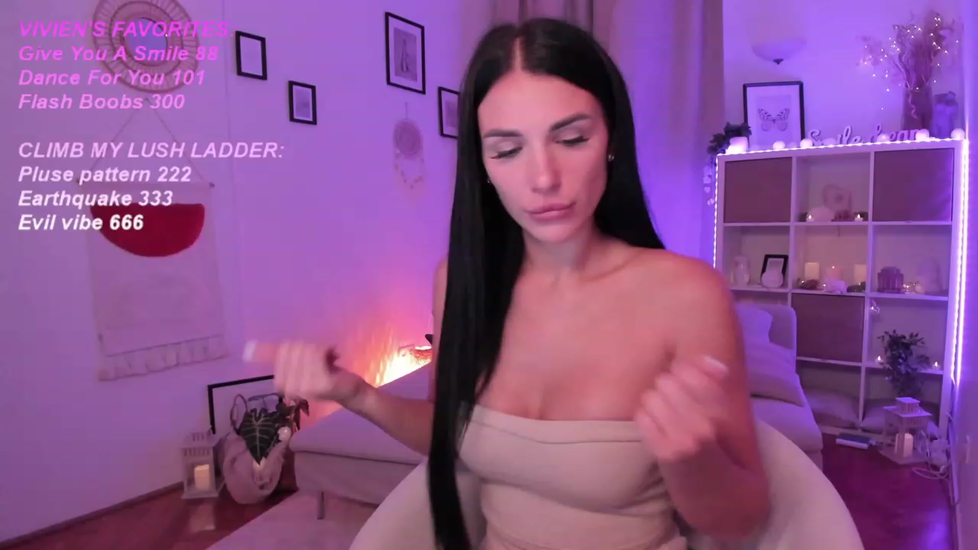 Gallery image thumbnail from kerelai's myfreecams stream on, 10/11/2023, 19:06 image 10 of 20