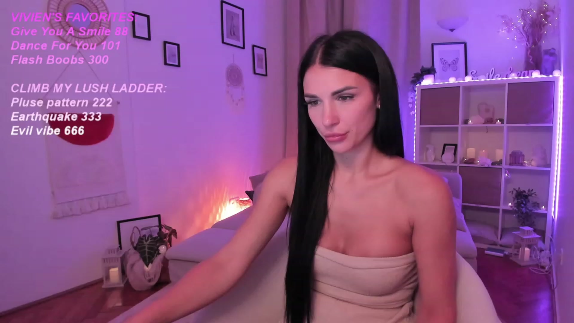 Gallery image thumbnail from kerelai's myfreecams stream on, 10/11/2023, 19:06 image 17 of 20