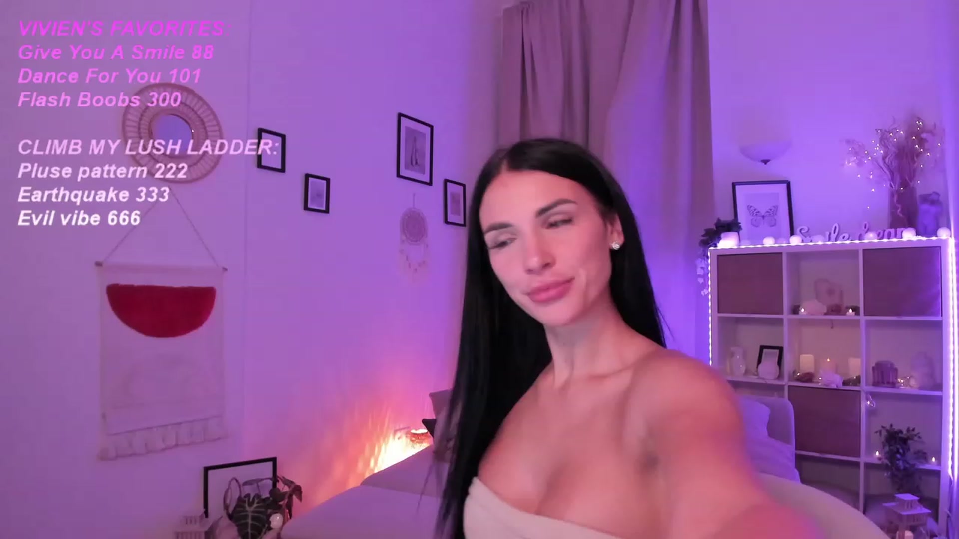 Gallery image thumbnail from kerelai's myfreecams stream on, 10/11/2023, 19:06 image 3 of 20