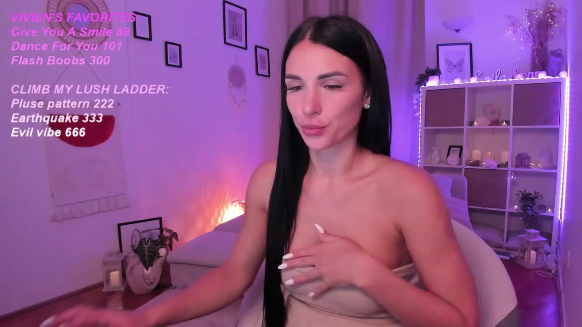 Gallery image thumbnail from kerelai's myfreecams stream on, 10/11/2023, 20:53 image 16 of 20