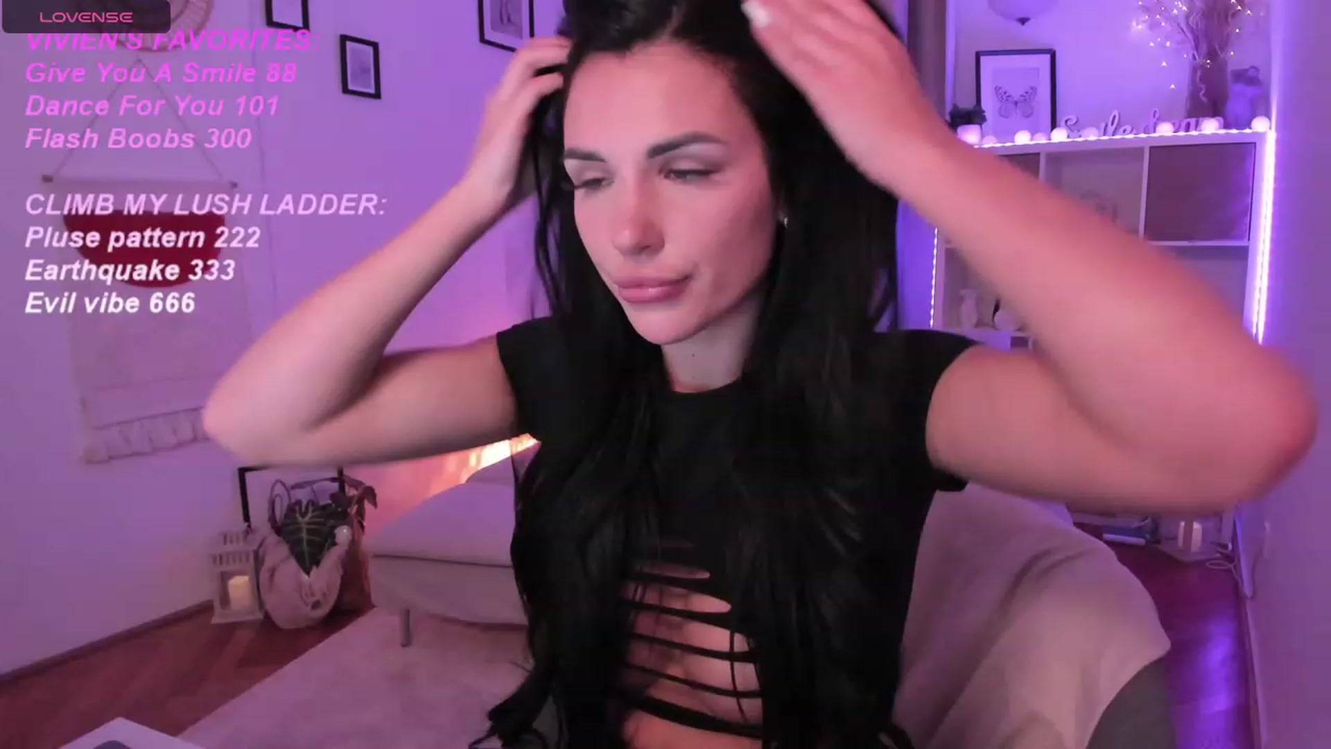 Gallery image thumbnail from kerelai's myfreecams stream on, 10/18/2023, 19:55 image 17 of 20