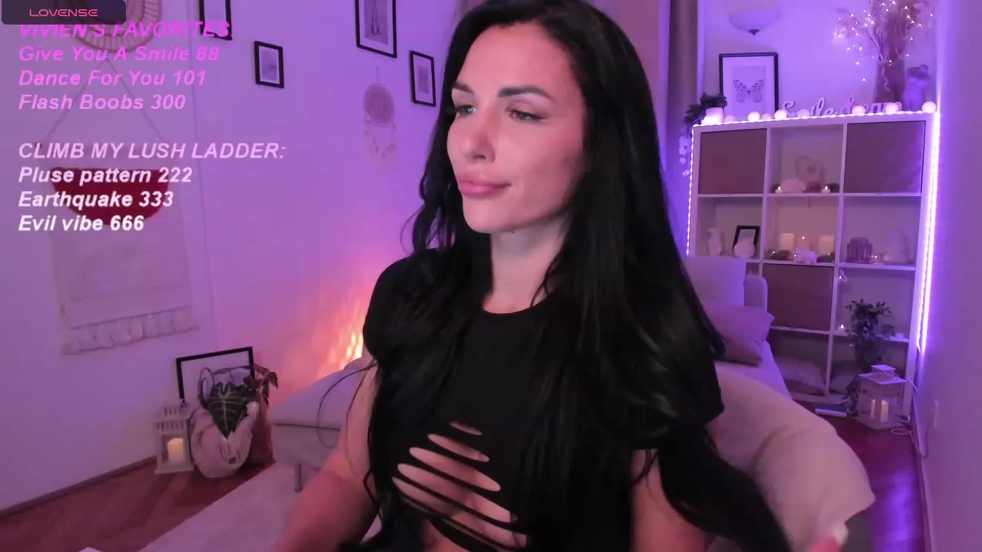 Gallery image thumbnail from kerelai's myfreecams stream on, 10/18/2023, 19:55 image 15 of 20