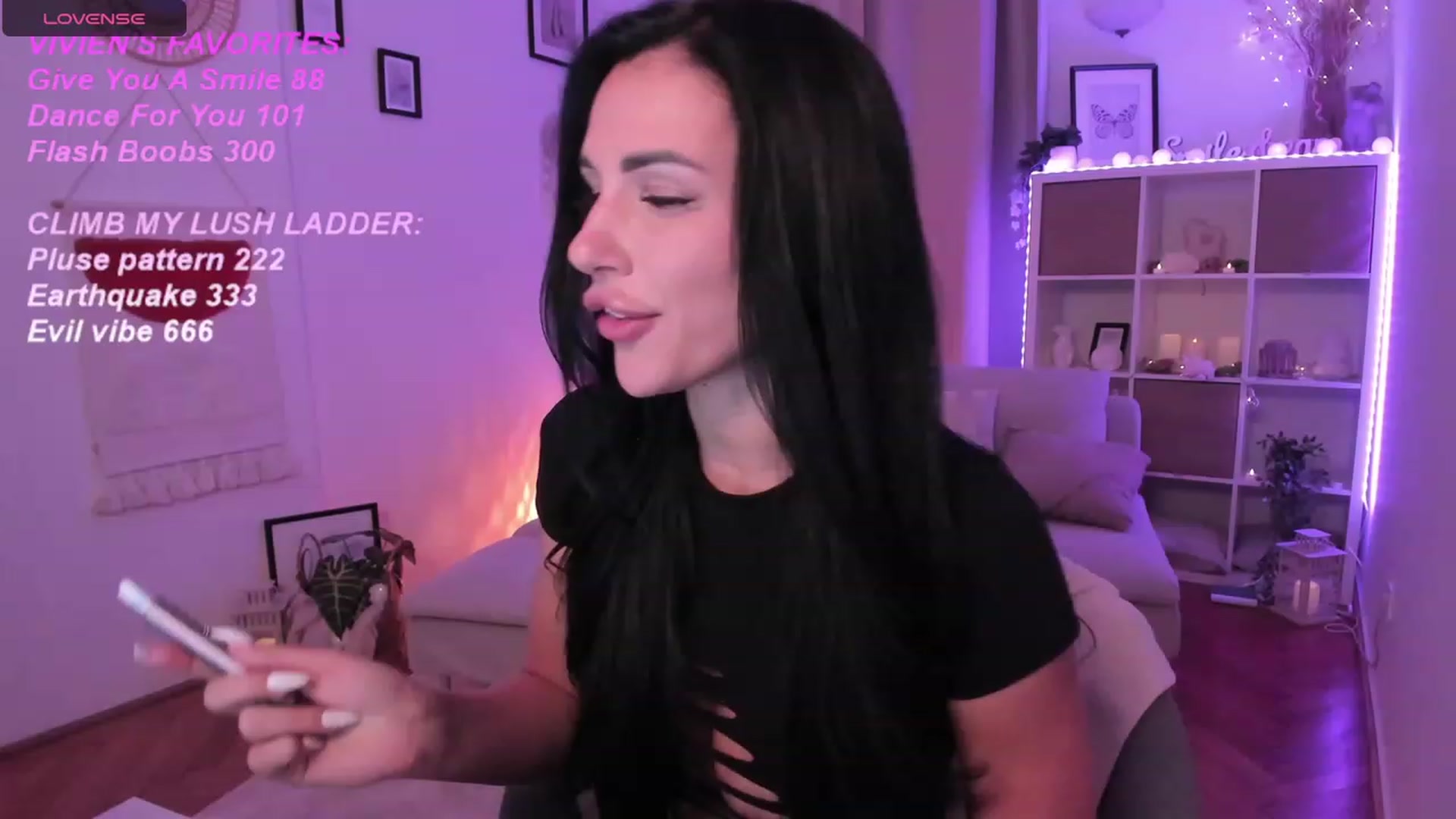 Gallery image thumbnail from kerelai's myfreecams stream on, 10/18/2023, 19:55 image 1 of 20