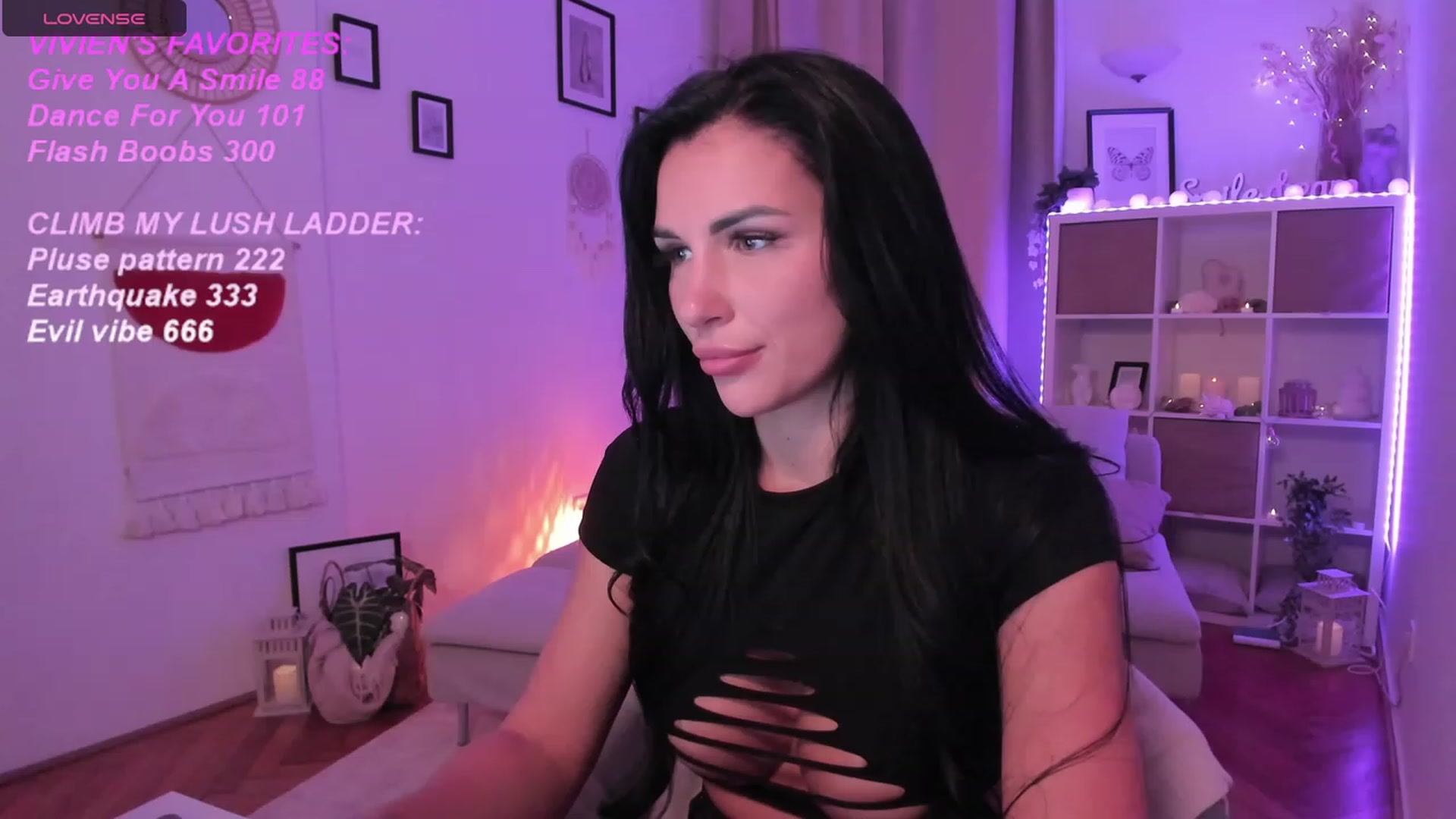 Gallery image thumbnail from kerelai's myfreecams stream on, 10/18/2023, 21:05 image 15 of 20