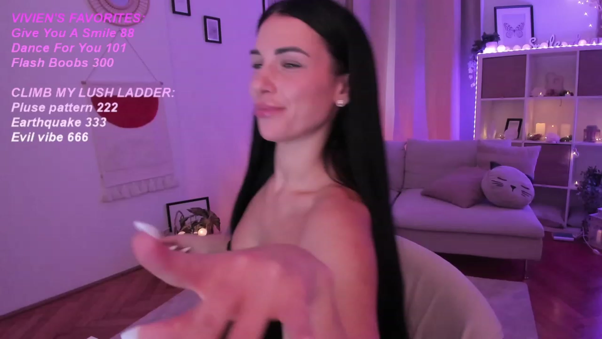 Gallery image thumbnail from kerelai's myfreecams stream on, 11/13/2023, 10:14 image 11 of 20