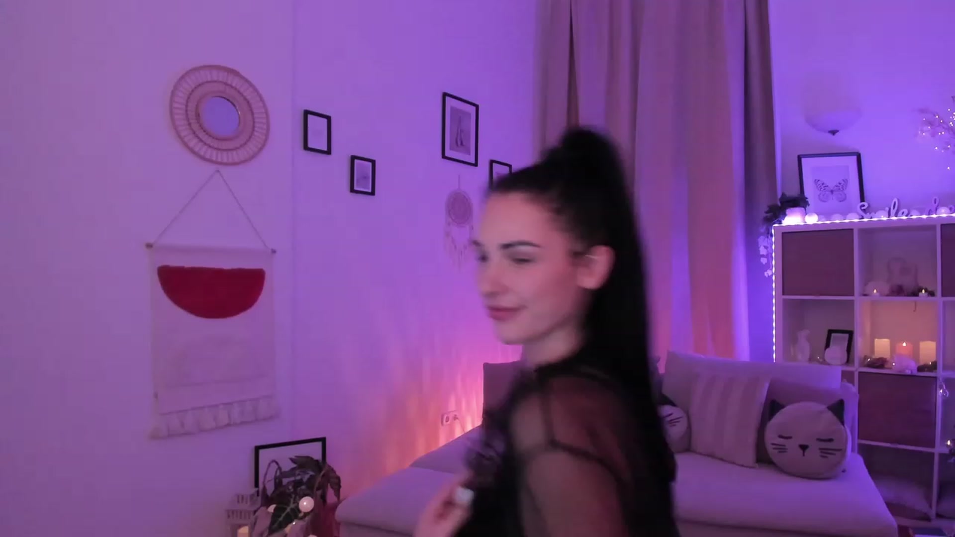 Gallery image thumbnail from kerelai's myfreecams stream on, 11/20/2023, 21:26 image 3 of 20