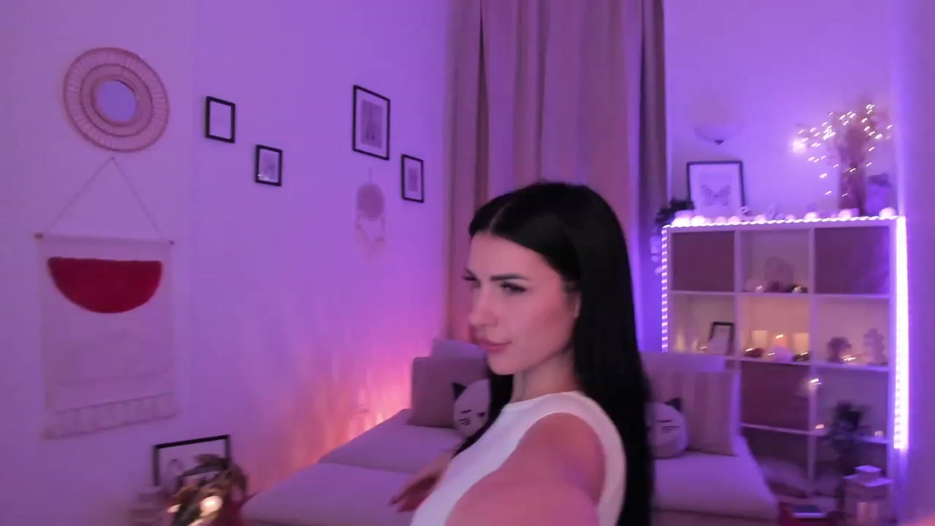 Gallery image thumbnail from kerelai's myfreecams stream on, 11/22/2023, 19:00 image 8 of 20