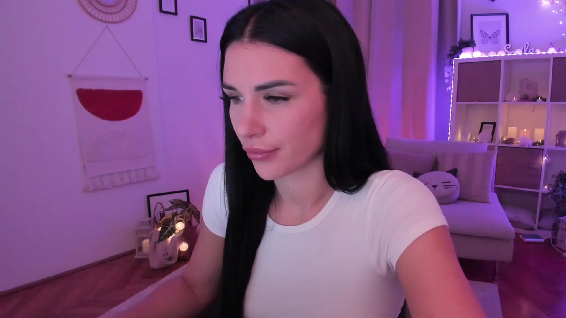 Gallery image thumbnail from kerelai's myfreecams stream on, 11/22/2023, 19:00 image 6 of 20
