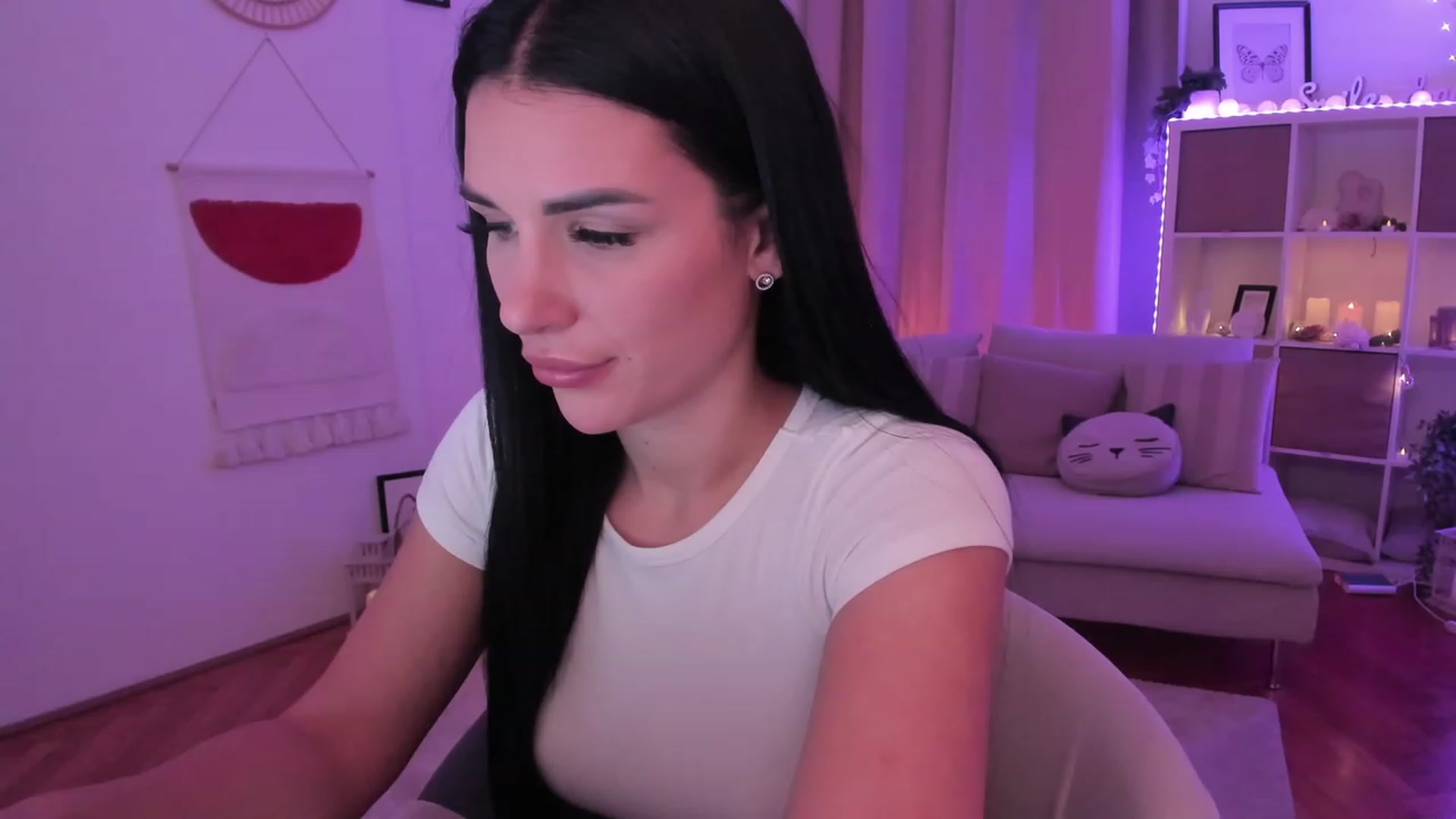 Gallery image thumbnail from kerelai's myfreecams stream on, 11/22/2023, 19:00 image 2 of 20