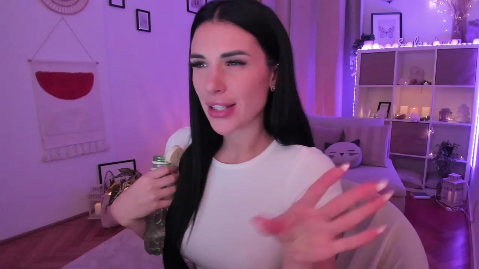 Gallery image thumbnail from kerelai's myfreecams stream on, 11/22/2023, 19:00 image 20 of 20