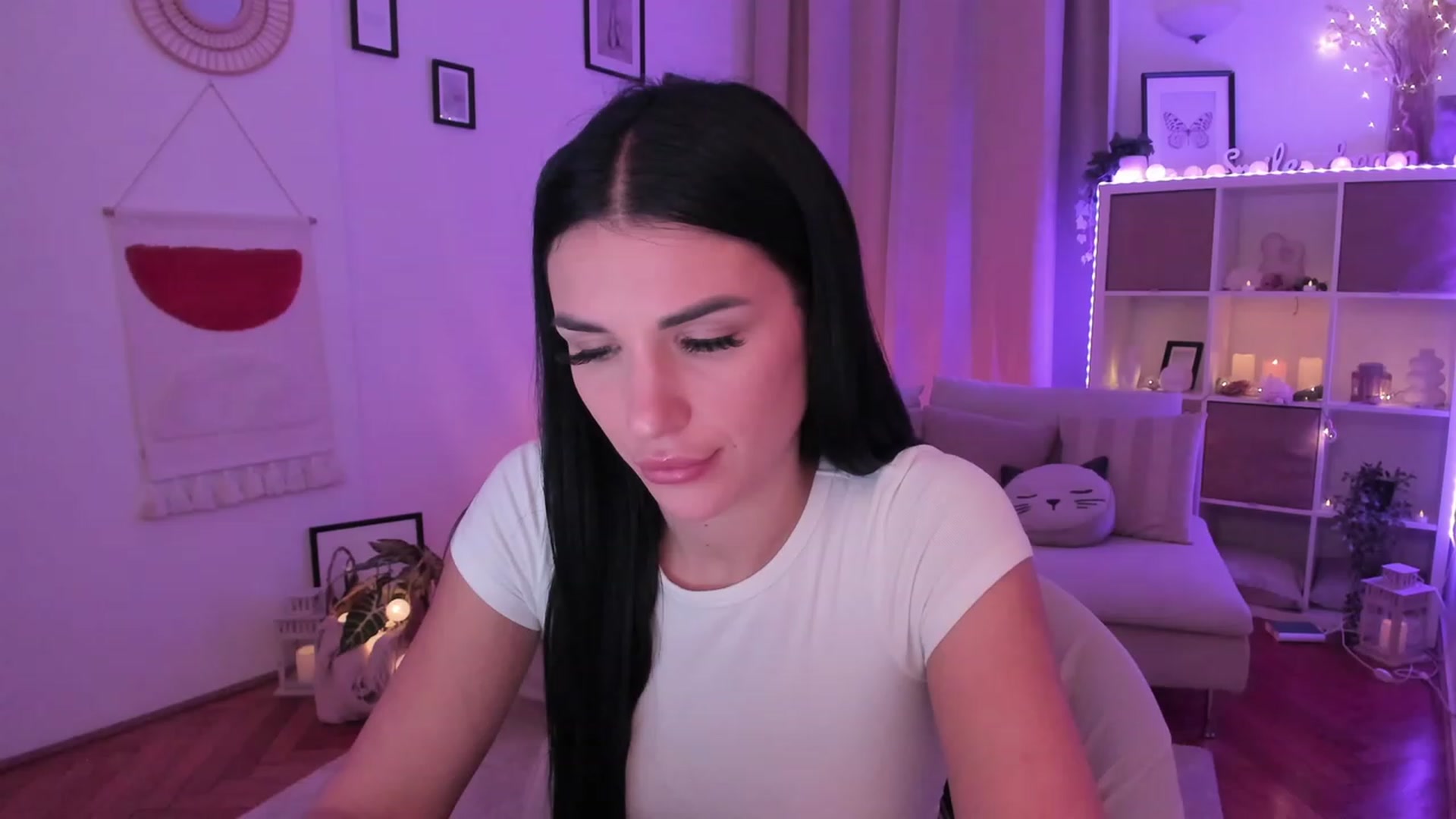 Gallery image thumbnail from kerelai's myfreecams stream on, 11/22/2023, 19:00 image 11 of 20