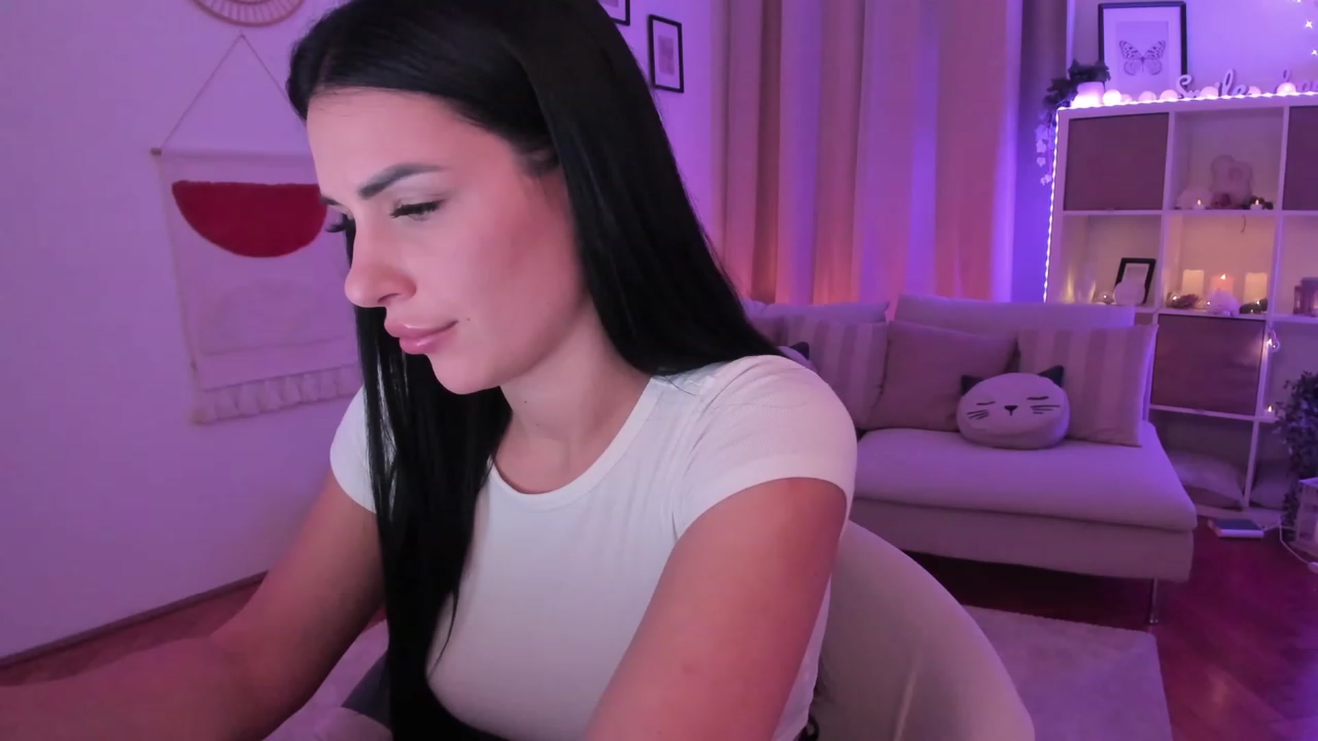 Gallery image thumbnail from kerelai's myfreecams stream on, 11/22/2023, 19:00 image 1 of 20