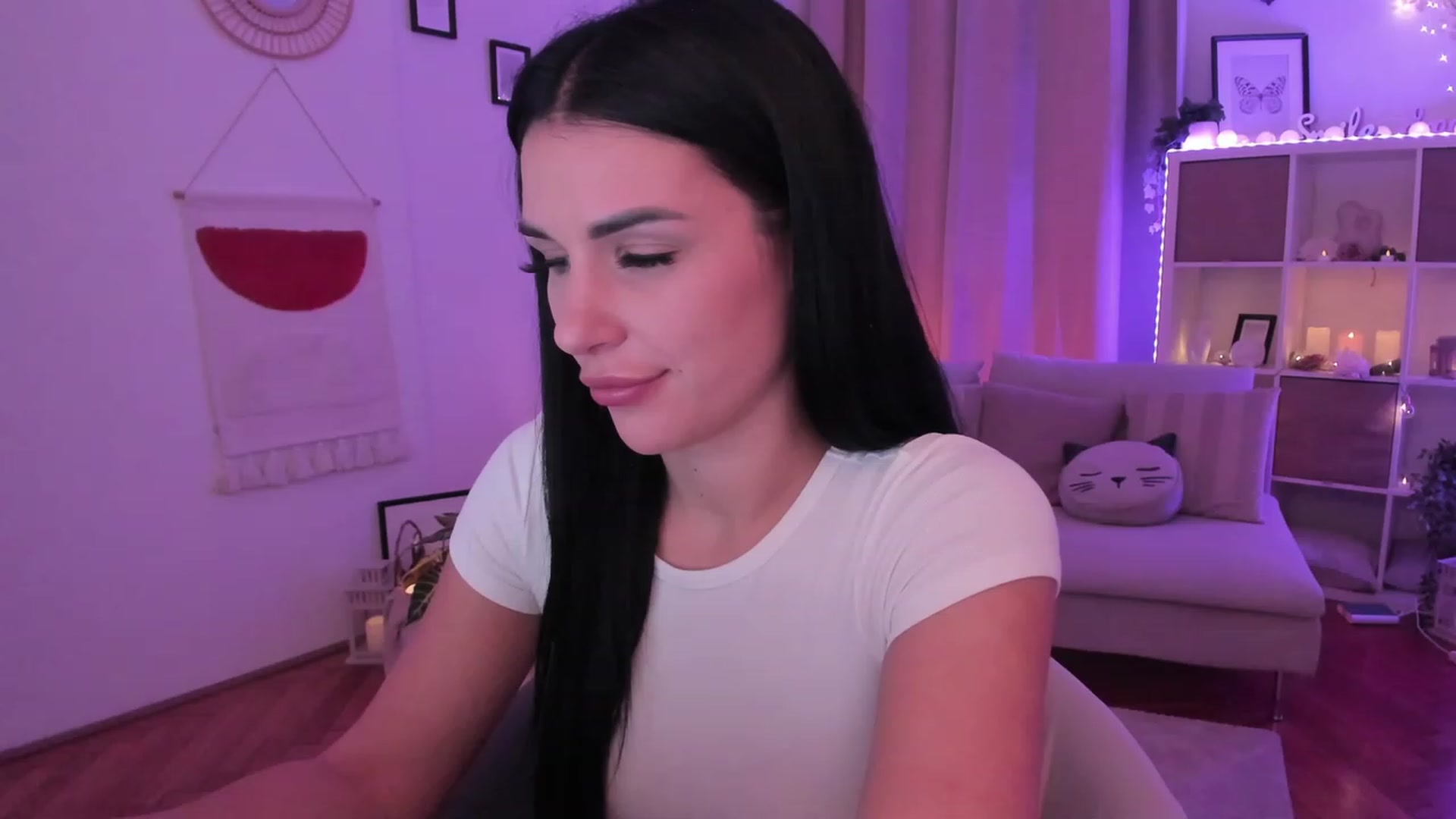 Gallery image thumbnail from kerelai's myfreecams stream on, 11/22/2023, 19:00 image 4 of 20