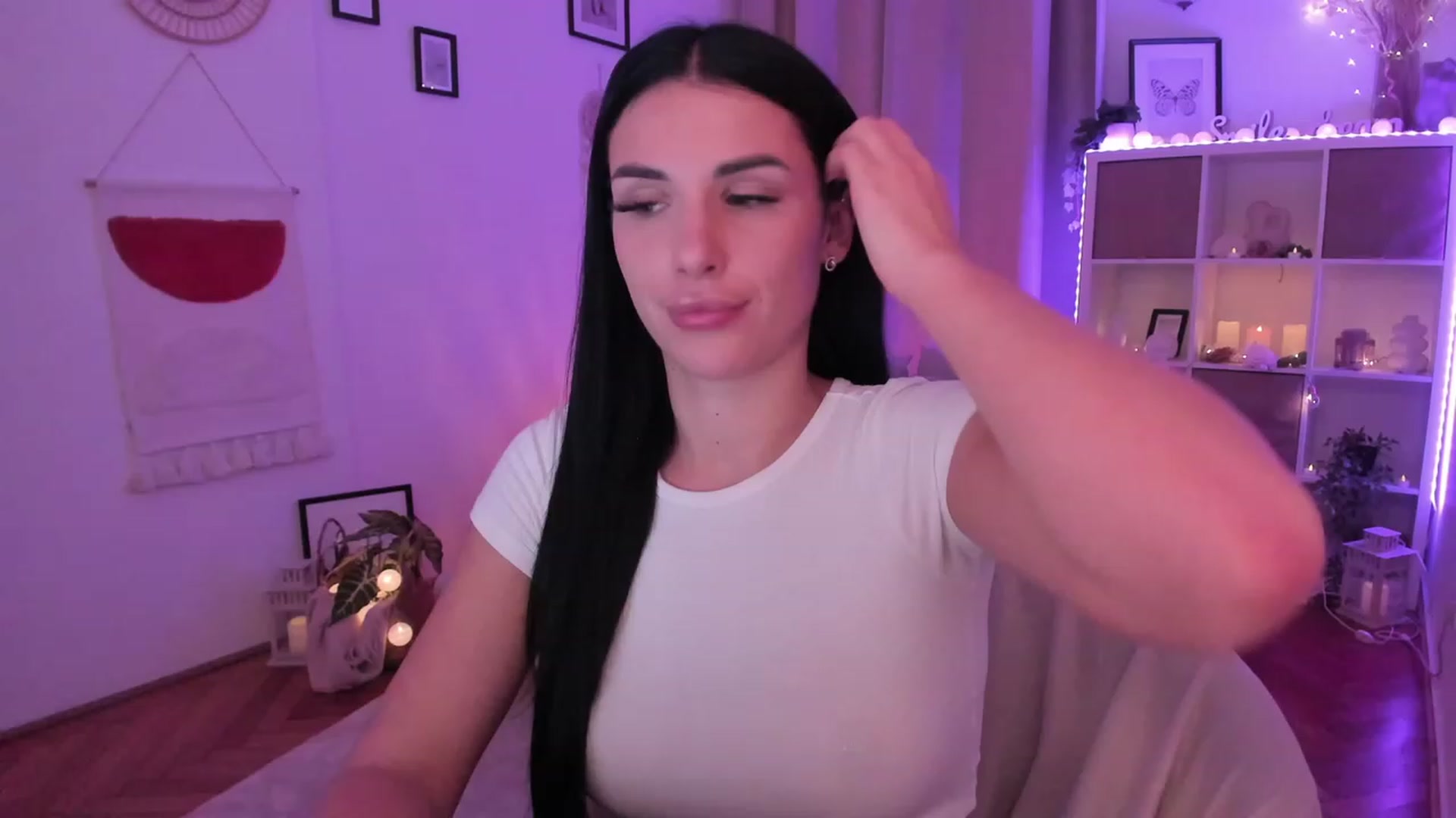 Gallery image thumbnail from kerelai's myfreecams stream on, 11/22/2023, 19:00 image 19 of 20