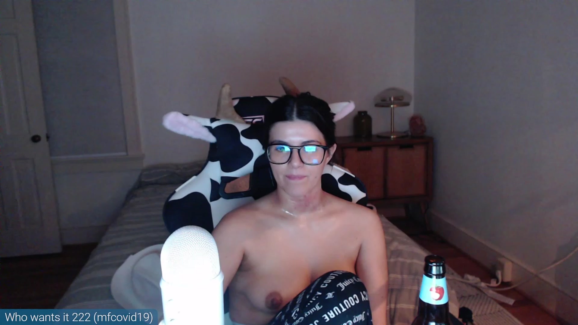Gallery image thumbnail from kewcumber's myfreecams stream on, 01/02/2023, 04:09 image 5 of 20