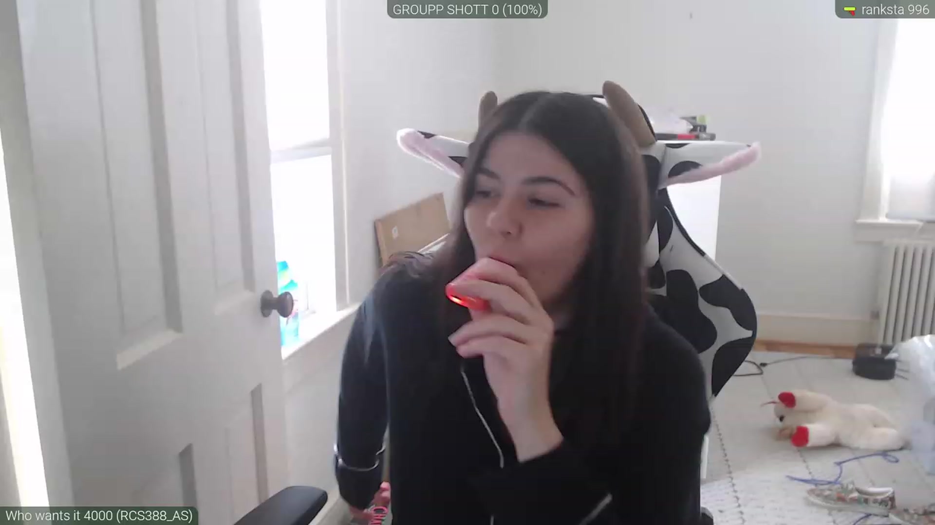 Gallery image thumbnail from kewcumber's myfreecams stream on, 03/25/2023, 15:21 image 5 of 20