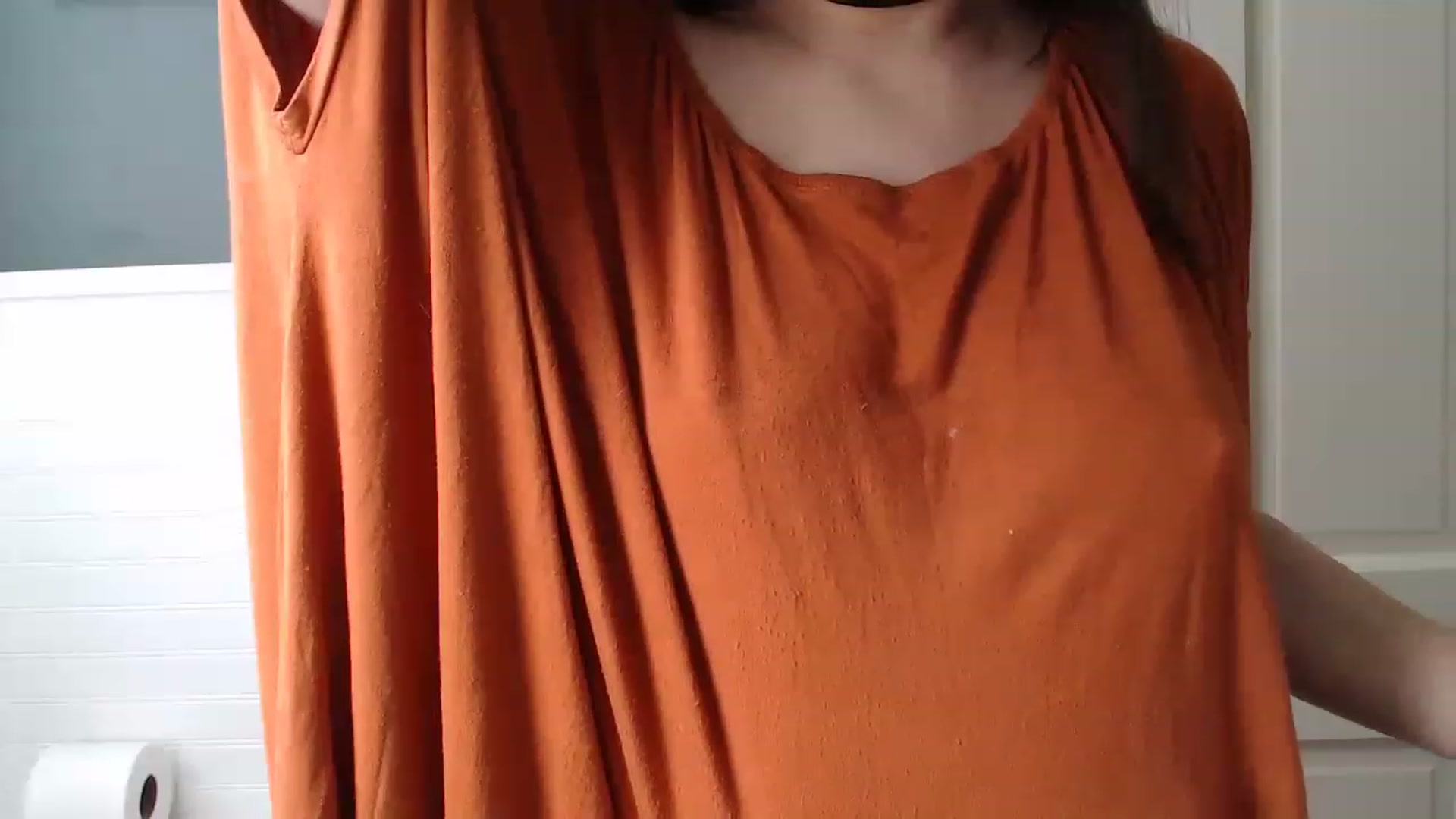 Gallery image thumbnail from kewcumber's myfreecams stream on, 04/01/2023, 14:11 image 19 of 20