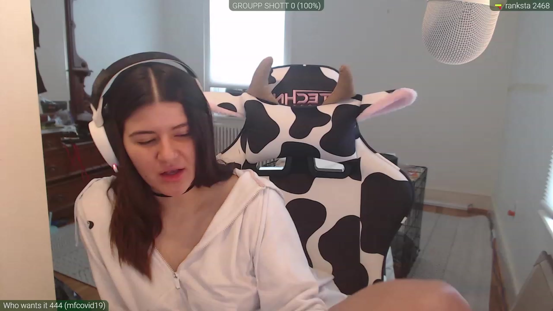 Gallery image thumbnail from kewcumber's myfreecams stream on, 04/08/2023, 17:58 image 10 of 20