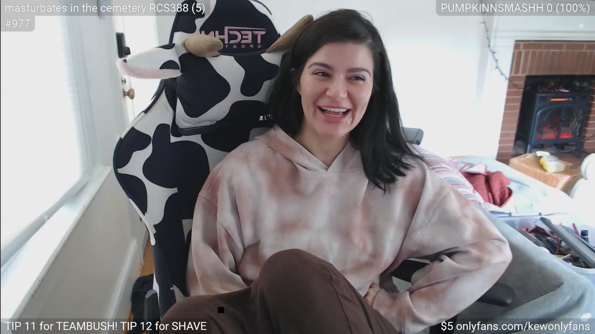 Gallery image thumbnail from kewcumber's myfreecams stream on, 10/27/2024, 22:10 image 2 of 20