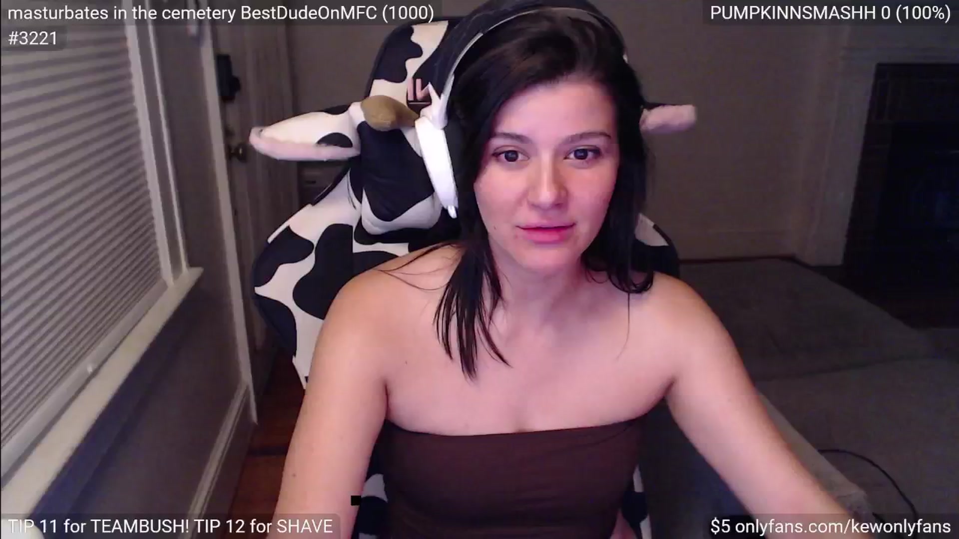 Gallery image thumbnail from kewcumber's myfreecams stream on, 11/10/2024, 01:56 image 7 of 20